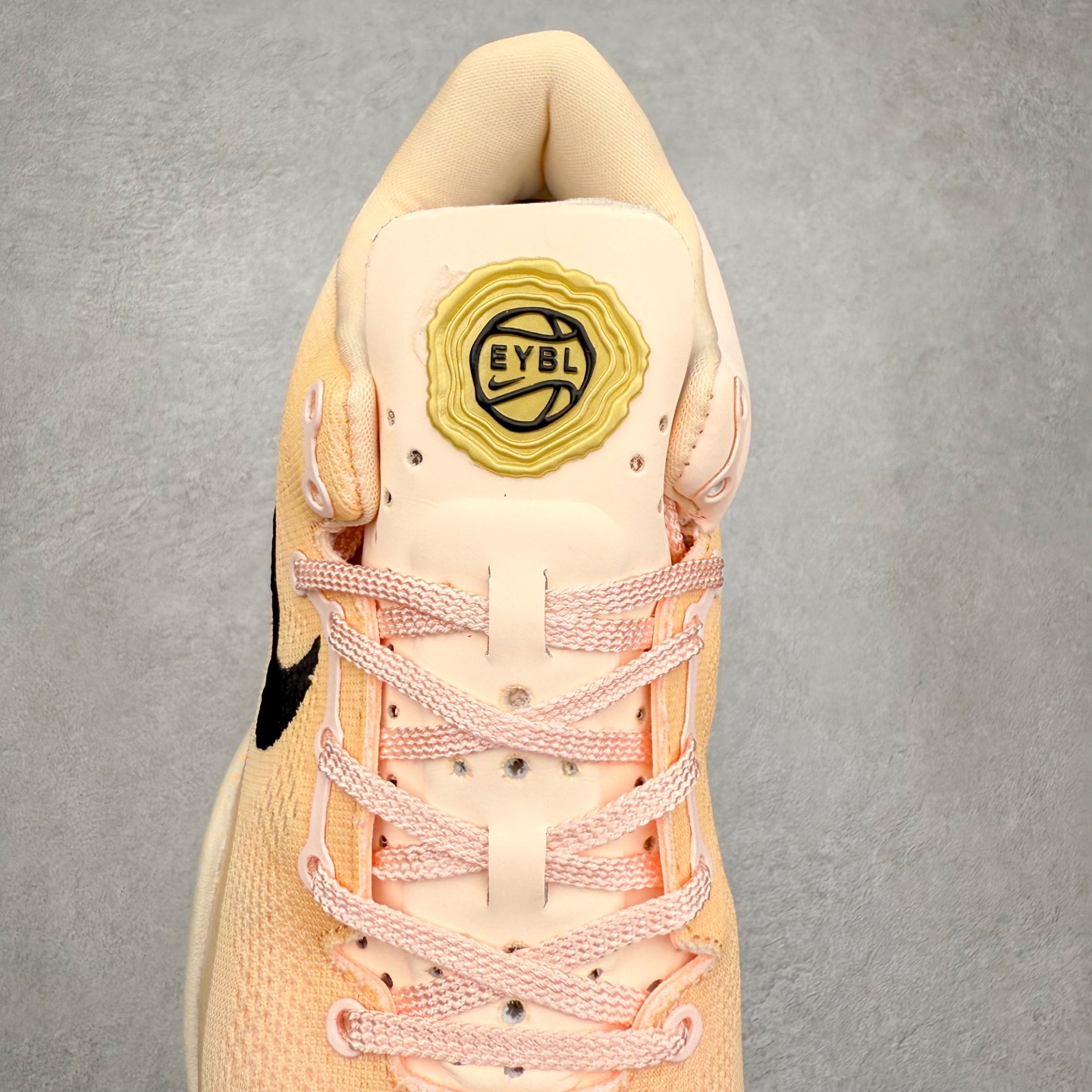 图片[5]-NK Zoom Kobe Ⅷ System 科比8代复刻实战运动低帮文化篮球鞋 HQ3138-800 #独家原厂飞线工艺#鞋垫升级配备超厚PHYLON中底#前后掌部位搭载真Zoom气垫单元#塑料碳纤维支撑中板 KOBE VII体系的速度模块配备了 PHYLON 中底和在前后掌部位的 Zoom气垫单元，提供快速响应的缓冲。同时，采用低帮弹力鞋口设计，使鞋子能够紧贴脚踝提供更好的支撑。速度模块采用贴合脚面的舒适包裹设计，摒弃传统的鞋舌和鞋内套，使球鞋更加轻质。尺码：40 40.5 41 42 42.5 43 44 44.5 45 46-选品中心