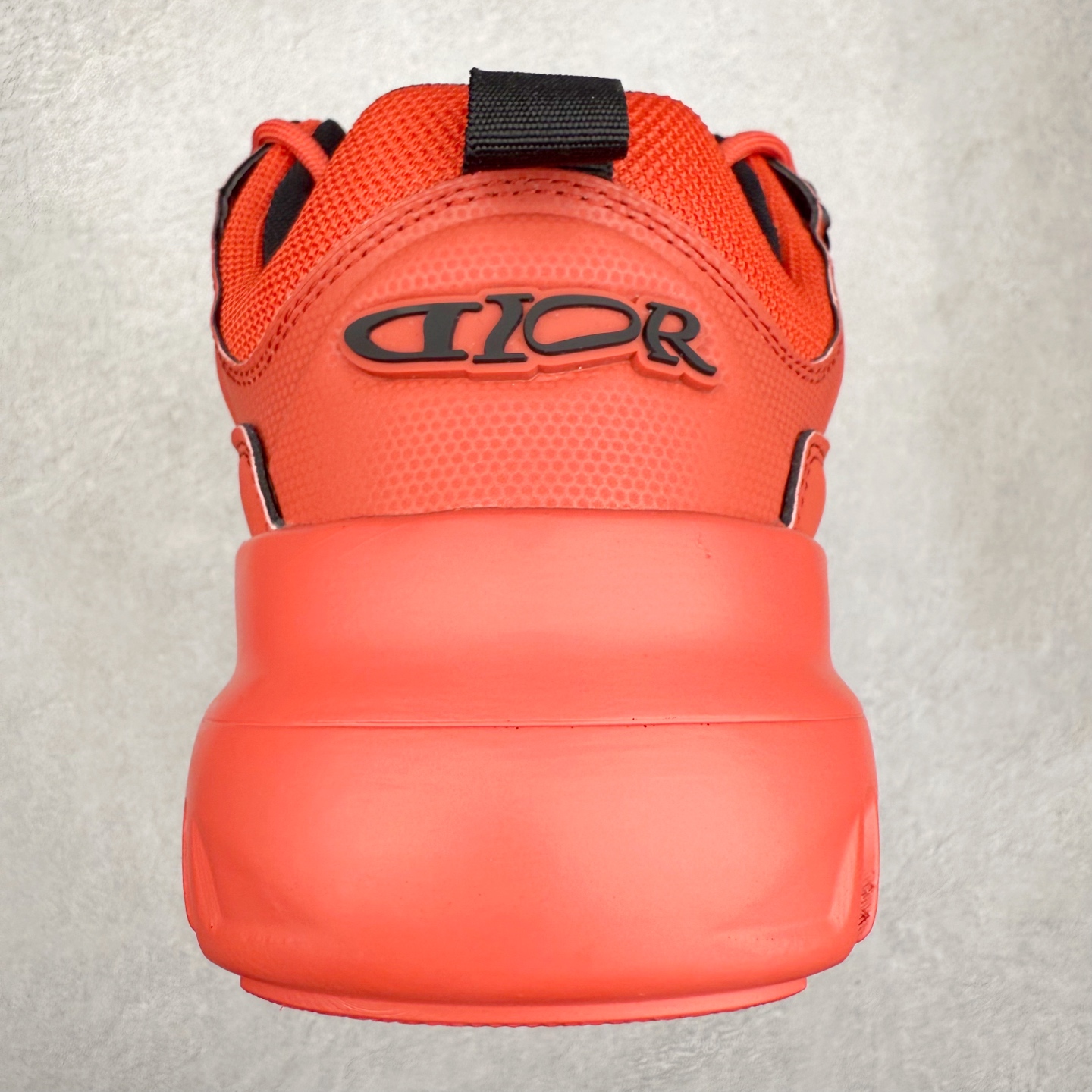 图片[8]-DIOR Snow 迪奥圆头系带低帮生活休闲鞋 老爹风系带低帮透气休闲运动慢跑鞋 独立编号限定版 升级原楦原纸版数据开发版型#全套专柜代购配件 采用反绒牛皮组合3D喷涂尼龙网织科技鞋面材质 正确吸汗网布贴合PU高弹发泡增高鞋垫 独家开发组合TR光泽耐韧隔色橡胶鞋底 Christian Dior，简称迪奥（Dior），是法国著名高价奢侈品品牌。迪奥公司由法国时装设计师克里斯汀•迪奥创立，总部设在巴黎。自1946年创始以来，Dior一直是华丽与高雅的代名词。不论是时装、化妆品或是其他产品，克里斯汀•迪奥在时尚殿堂一直雄踞顶端Dior之所以能成为经典，除了其创新中又带着优雅的设计，亦培育出许多优秀的年轻设计师。主要经营女装、男装、首饰、香水、化妆品、童装等高档消费品。尺码：35 36 37 38 39 40 41 42 43 44 45-选品中心