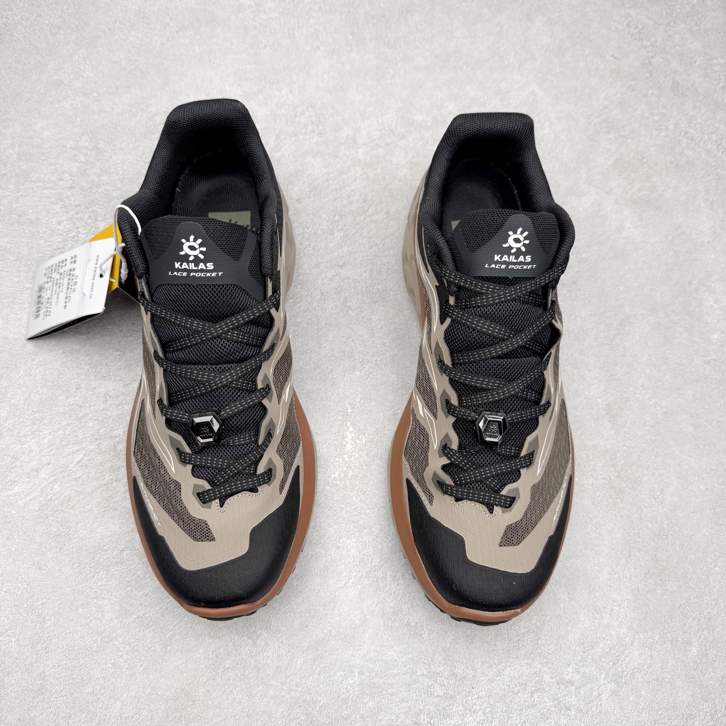 图片[2]-凯乐石 KAILAS C 4 舒适缓冲徒步 织物TPU减震防滑透气包裹性轻便低帮 超强抓地力越野跑步鞋 KAILAS凯乐石品牌是全球三大全系攀登品牌之一，于2003年创立于中国广州，致力于为有攀登梦想的户外运动员及爱好者，研发制造功能性专业装备，满足他们在极限环境下安全舒适的需求，凯乐石专注于科技面料的开发及专业功能设计，产品线覆盖登山、攀岩、徒步、越野跑山、露营、旅行等多项户外运动，通过运动员的测试反馈，不断进化迭代，产品荣获国内外大奖71座，发明专利21个，更突破性的自主研发攀登器械，打造出中国的攀登硬实力。实拍调校N版已经零色差零失真 百分百还原实物色彩所见即所得 不存在货不对板色差等低级问题 选购参考实物拍摄 不混卖不参货 只用心做好货严格选品 承诺混一赔十 尺码：36 36.5 37.5 38 38.5 39 40 40.5 41 42 42.5 43 44 44.5 45-选品中心