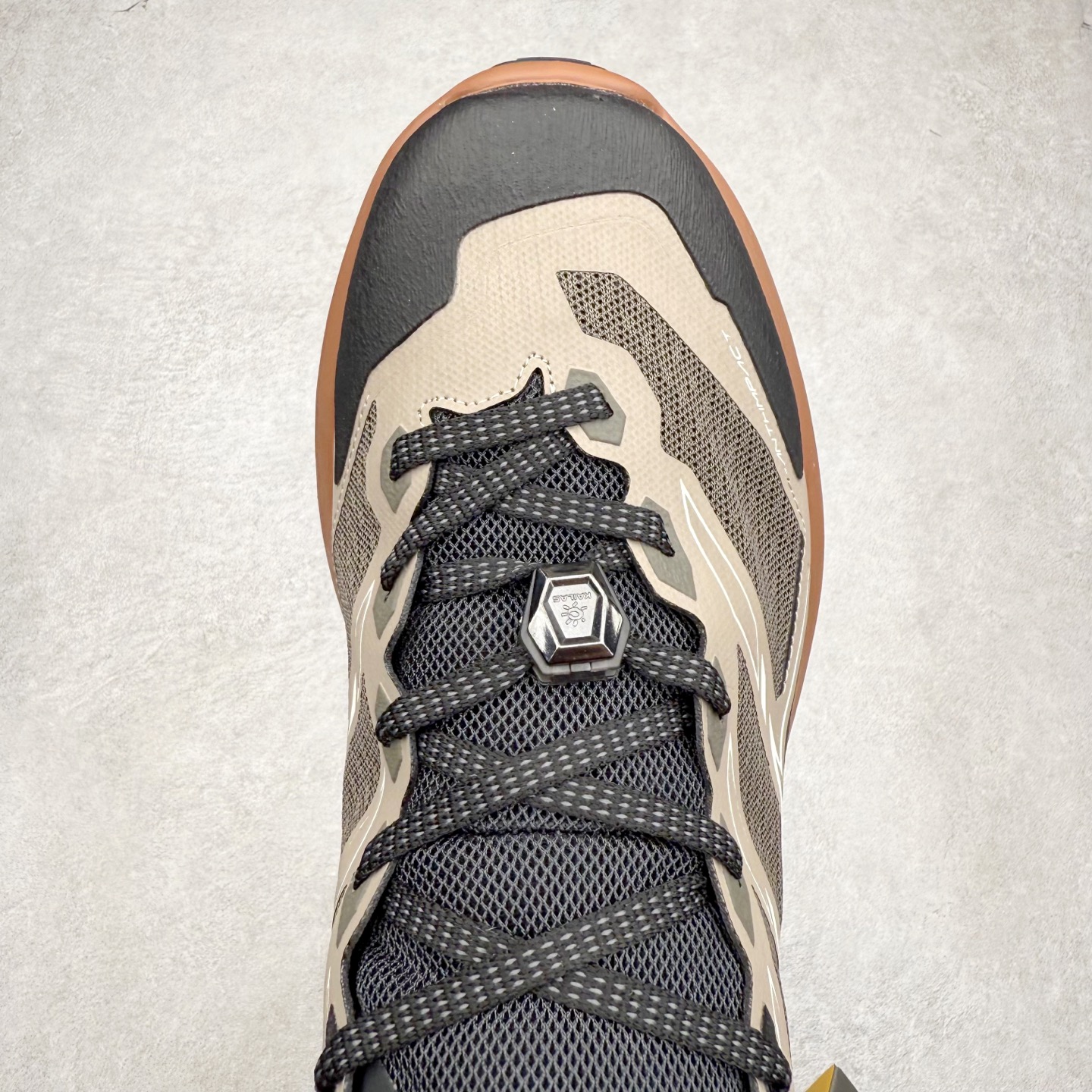 图片[4]-凯乐石 KAILAS C 4 舒适缓冲徒步 织物TPU减震防滑透气包裹性轻便低帮 超强抓地力越野跑步鞋 KAILAS凯乐石品牌是全球三大全系攀登品牌之一，于2003年创立于中国广州，致力于为有攀登梦想的户外运动员及爱好者，研发制造功能性专业装备，满足他们在极限环境下安全舒适的需求，凯乐石专注于科技面料的开发及专业功能设计，产品线覆盖登山、攀岩、徒步、越野跑山、露营、旅行等多项户外运动，通过运动员的测试反馈，不断进化迭代，产品荣获国内外大奖71座，发明专利21个，更突破性的自主研发攀登器械，打造出中国的攀登硬实力。实拍调校N版已经零色差零失真 百分百还原实物色彩所见即所得 不存在货不对板色差等低级问题 选购参考实物拍摄 不混卖不参货 只用心做好货严格选品 承诺混一赔十 尺码：36 36.5 37.5 38 38.5 39 40 40.5 41 42 42.5 43 44 44.5 45-选品中心