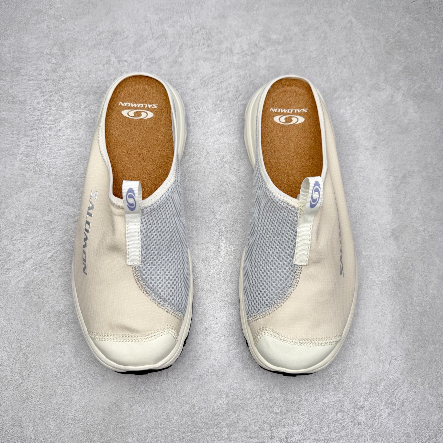 图片[2]-＃HP SALOMON萨洛蒙 RX Slide 3.0 CANVAS 舒适柔软 防滑包头拖鞋 男女同款 SALOMON诞生于1947年的法国阿尔卑斯山区，全球知名的户外运动品牌。一直致力于推动滑雪、越野跑等山地运动的发展及产品的进步。其产品设计致力于追求创新和发掘产品的性能极限，帮助喜欢自由的人在山地间不断挑战自我。实拍调校N版已经零色差零失真 百分百还原实物色彩所见即所得 不存在货不对板色差等低级问题 选购参考实物拍摄 不混卖不参货 只用心做好货严格选品 承诺混一赔十 尺码：36 36.5 37.5 38 38.5 39 40 40.5 41 42 42.5 43 44 44.5 45-选品中心