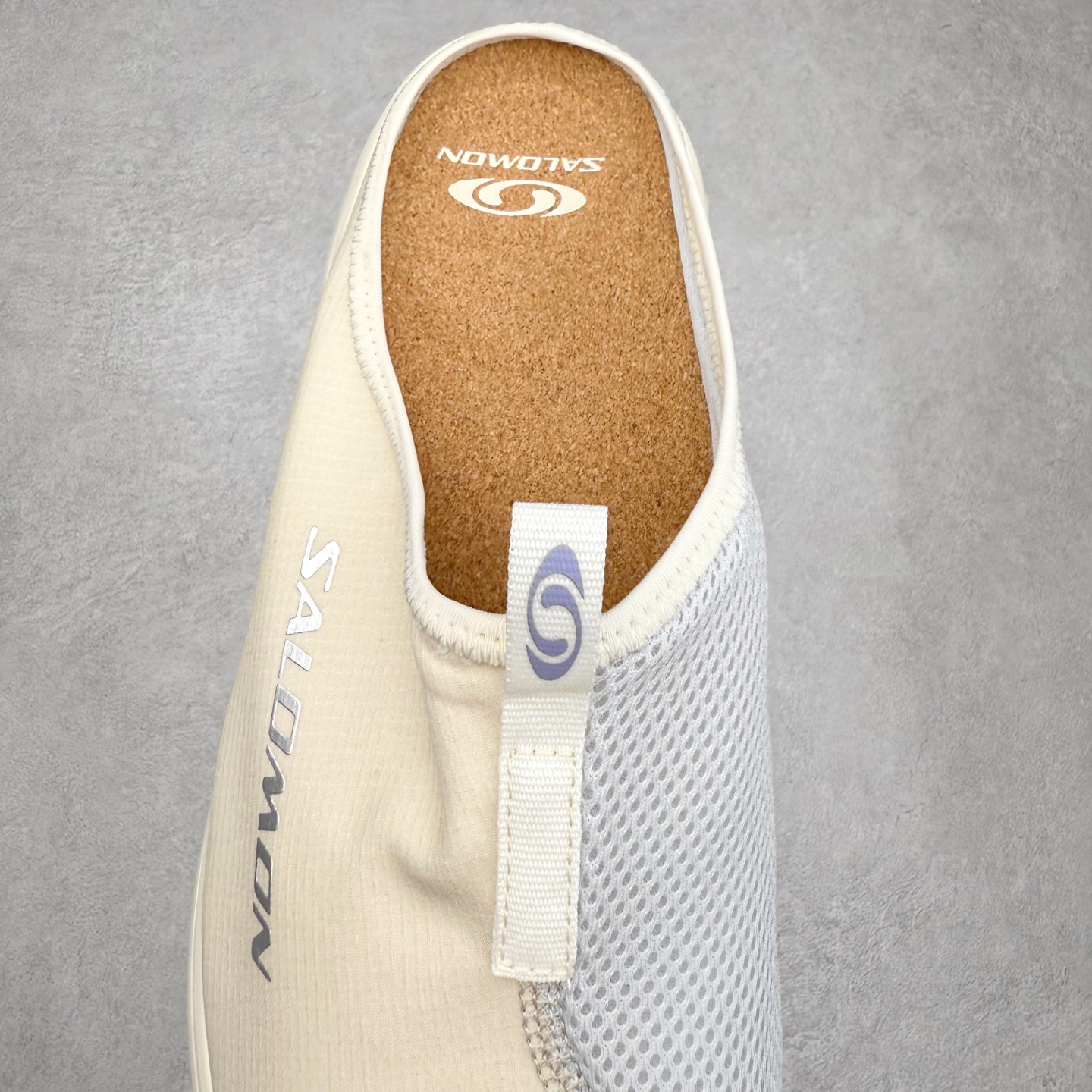 图片[5]-＃HP SALOMON萨洛蒙 RX Slide 3.0 CANVAS 舒适柔软 防滑包头拖鞋 男女同款 SALOMON诞生于1947年的法国阿尔卑斯山区，全球知名的户外运动品牌。一直致力于推动滑雪、越野跑等山地运动的发展及产品的进步。其产品设计致力于追求创新和发掘产品的性能极限，帮助喜欢自由的人在山地间不断挑战自我。实拍调校N版已经零色差零失真 百分百还原实物色彩所见即所得 不存在货不对板色差等低级问题 选购参考实物拍摄 不混卖不参货 只用心做好货严格选品 承诺混一赔十 尺码：36 36.5 37.5 38 38.5 39 40 40.5 41 42 42.5 43 44 44.5 45-选品中心