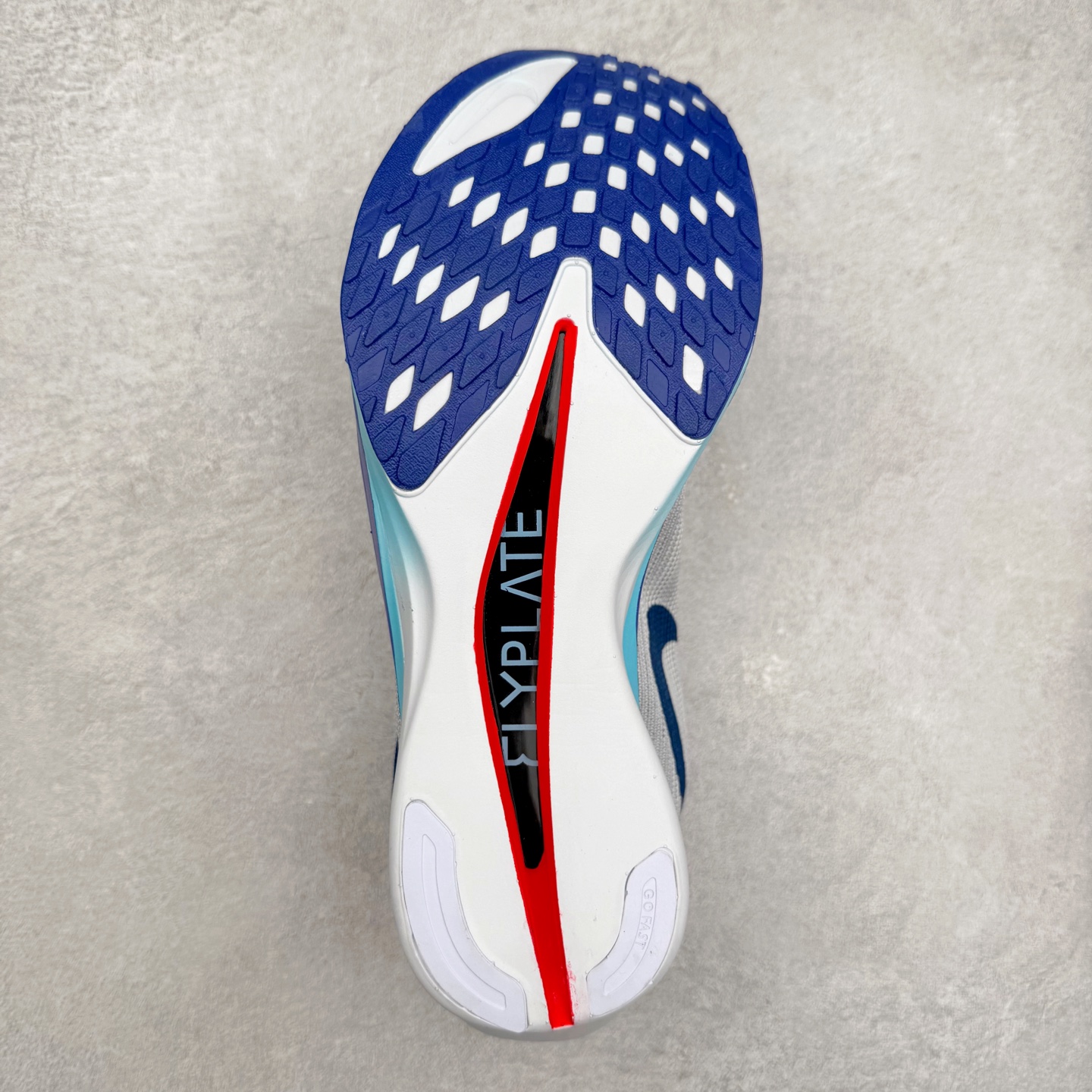 图片[9]-NK Streakfly 2 马拉松公路竞速跑步鞋 助你在比赛日遥遥领先。该鞋款搭载碳纤维Flyplate，与元年款人气ZoomX泡绵中底和简约鞋面相得益彰缔造出众回弹脚感。无论是1公里还是 10 公里，皆可带来出众跑步表现。保持速度全掌型碳纤维 Flyplate 提供出色推进感，铸就顺畅过渡的迈步体验，助你在跑途中自信转向。出众回弹ZoomX泡绵经匠心设计，塑就出众回弹缓震性能，缔造轻盈脚感，助你发挥疾速表现。抓地外底外底采用轻薄粘性网状材质，有助减轻鞋身重量，同时提供强劲抓地力。实拍调校N版已经零色差零失真 百分百还原实物色彩所见即所得 不存在货不对板色差等低级问题 选购参考实物拍摄 不混卖不参货 只用心做好货严格选品 承诺混一赔十 尺码：36 36.5 37.5 38 38.5 39 40 40.5 41 42 42.5 43 44 44.5 45-选品中心