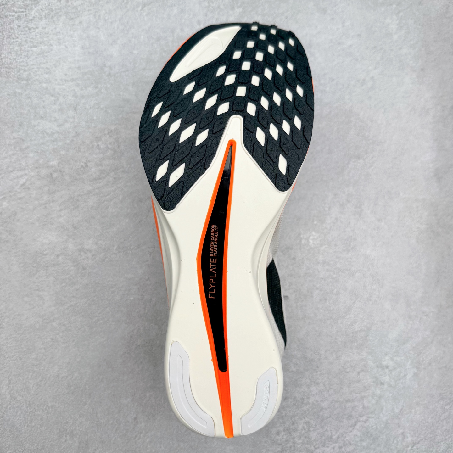 图片[9]-NK Streakfly 2 马拉松公路竞速跑步鞋 助你在比赛日遥遥领先。该鞋款搭载碳纤维Flyplate，与元年款人气ZoomX泡绵中底和简约鞋面相得益彰缔造出众回弹脚感。无论是1公里还是 10 公里，皆可带来出众跑步表现。保持速度全掌型碳纤维 Flyplate 提供出色推进感，铸就顺畅过渡的迈步体验，助你在跑途中自信转向。出众回弹ZoomX泡绵经匠心设计，塑就出众回弹缓震性能，缔造轻盈脚感，助你发挥疾速表现。抓地外底外底采用轻薄粘性网状材质，有助减轻鞋身重量，同时提供强劲抓地力。实拍调校N版已经零色差零失真 百分百还原实物色彩所见即所得 不存在货不对板色差等低级问题 选购参考实物拍摄 不混卖不参货 只用心做好货严格选品 承诺混一赔十 尺码：36 36.5 37.5 38 38.5 39 40 40.5 41 42 42.5 43 44 44.5 45-选品中心