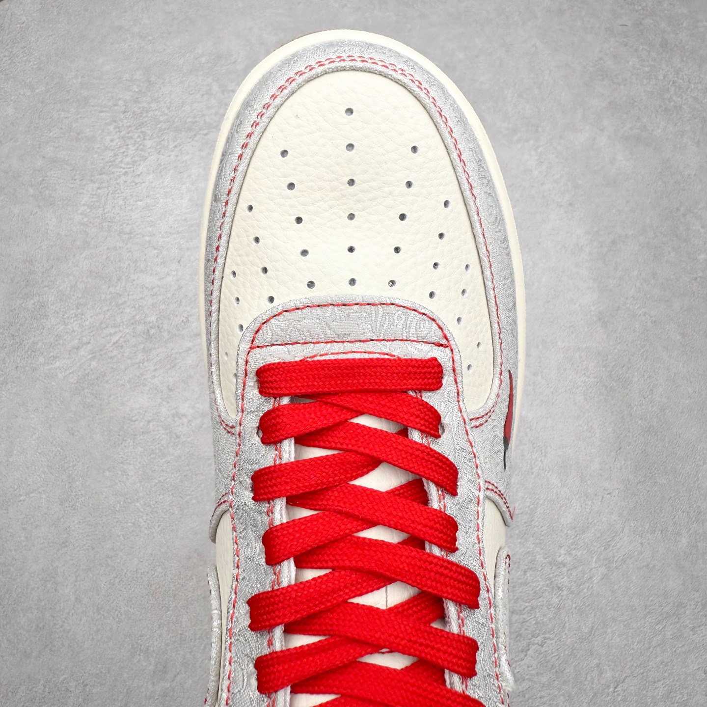 图片[4]-NK Air Force 1´07 Low 空军一号低帮百搭休闲运动板鞋 ZD1988-004 柔软、弹性十足的缓震性能和出色的中底设计 横跨复古与现代的外型结合 造就出风靡全球 三十多年的Force 1 直到今天还深受青睐 实拍调校N版已经零色差零失真 百分百还原实物色彩所见即所得 不存在货不对板色差等低级问题 选购参考实物拍摄 不混卖不参货 只用心做好货严格选品 承诺混一赔十 尺码：36 36.5 37.5 38 38.5 39 40 40.5 41 42 42.5 43 44 44.5 45-选品中心