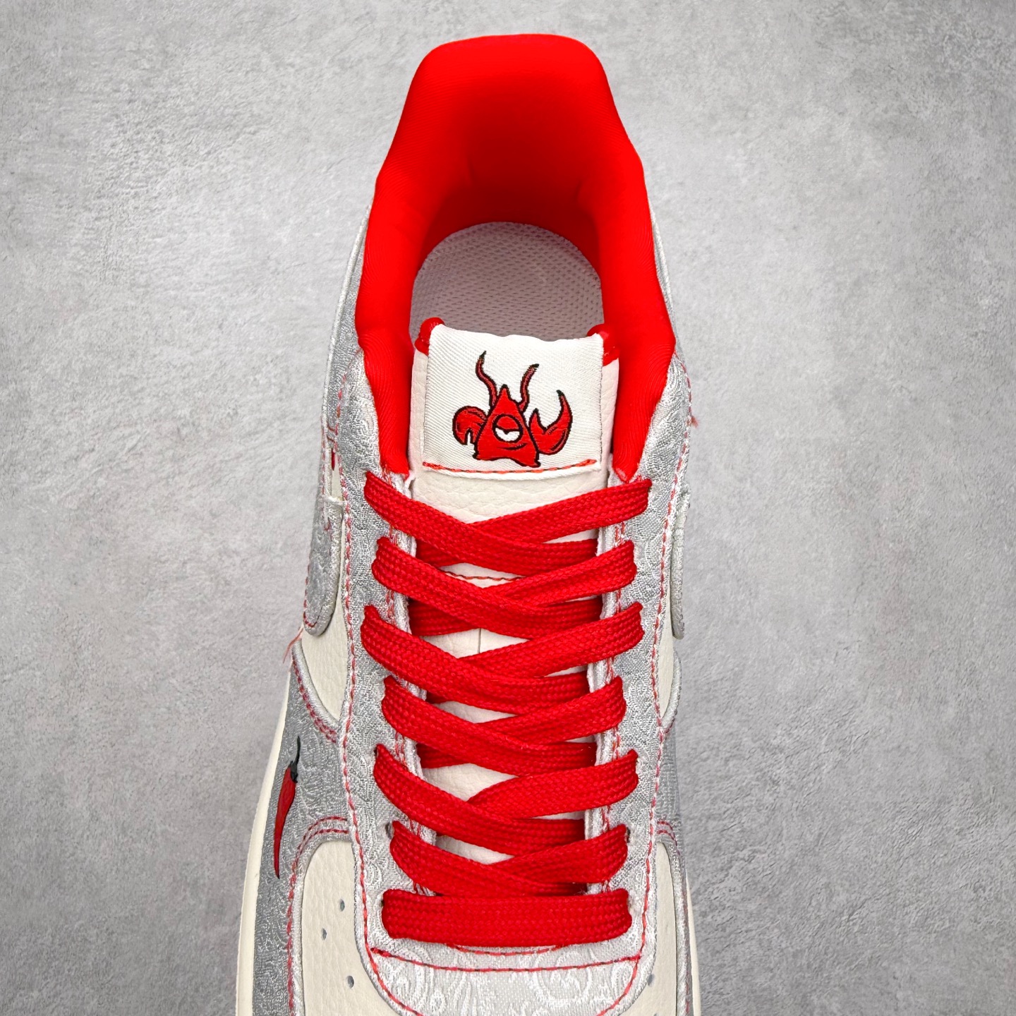 图片[5]-NK Air Force 1´07 Low 空军一号低帮百搭休闲运动板鞋 ZD1988-004 柔软、弹性十足的缓震性能和出色的中底设计 横跨复古与现代的外型结合 造就出风靡全球 三十多年的Force 1 直到今天还深受青睐 实拍调校N版已经零色差零失真 百分百还原实物色彩所见即所得 不存在货不对板色差等低级问题 选购参考实物拍摄 不混卖不参货 只用心做好货严格选品 承诺混一赔十 尺码：36 36.5 37.5 38 38.5 39 40 40.5 41 42 42.5 43 44 44.5 45-选品中心