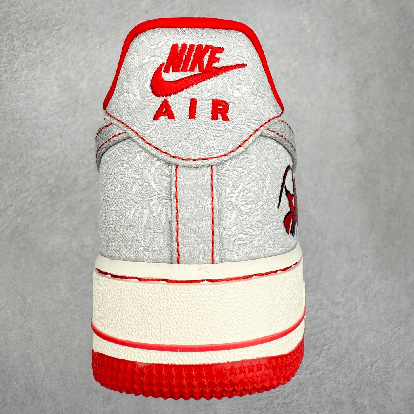 图片[8]-NK Air Force 1´07 Low 空军一号低帮百搭休闲运动板鞋 ZD1988-004 柔软、弹性十足的缓震性能和出色的中底设计 横跨复古与现代的外型结合 造就出风靡全球 三十多年的Force 1 直到今天还深受青睐 实拍调校N版已经零色差零失真 百分百还原实物色彩所见即所得 不存在货不对板色差等低级问题 选购参考实物拍摄 不混卖不参货 只用心做好货严格选品 承诺混一赔十 尺码：36 36.5 37.5 38 38.5 39 40 40.5 41 42 42.5 43 44 44.5 45-选品中心