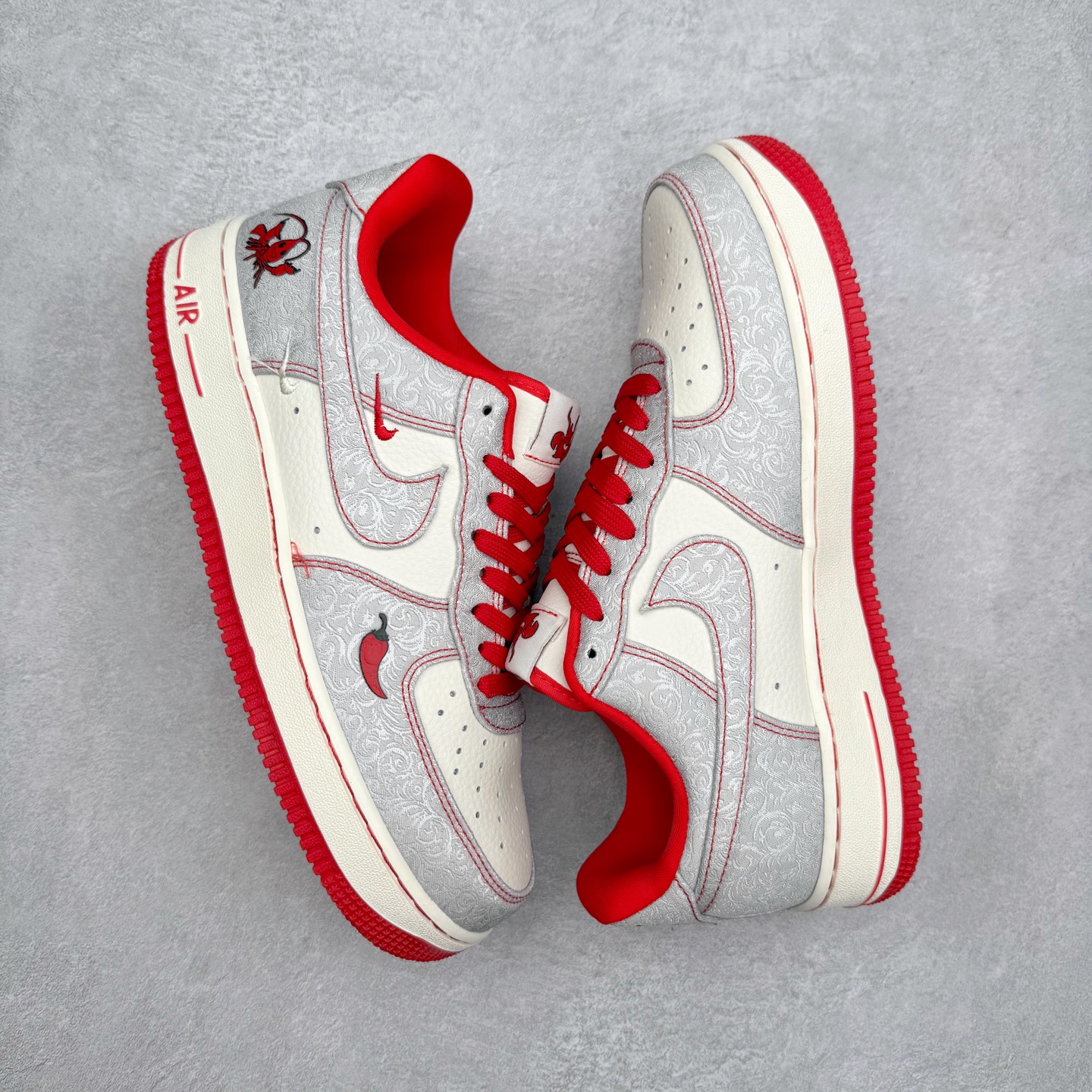 图片[3]-NK Air Force 1´07 Low 空军一号低帮百搭休闲运动板鞋 ZD1988-004 柔软、弹性十足的缓震性能和出色的中底设计 横跨复古与现代的外型结合 造就出风靡全球 三十多年的Force 1 直到今天还深受青睐 实拍调校N版已经零色差零失真 百分百还原实物色彩所见即所得 不存在货不对板色差等低级问题 选购参考实物拍摄 不混卖不参货 只用心做好货严格选品 承诺混一赔十 尺码：36 36.5 37.5 38 38.5 39 40 40.5 41 42 42.5 43 44 44.5 45-选品中心