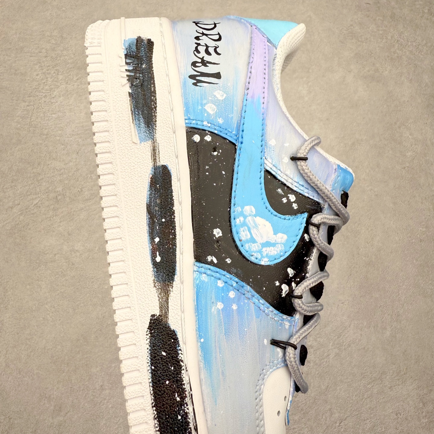 图片[6]-NK Air Force 1´07 Low 空军一号低帮百搭休闲运动板鞋 CW2288-101 柔软、弹性十足的缓震性能和出色的中底设计 横跨复古与现代的外型结合 造就出风靡全球 三十多年的Force 1 直到今天还深受青睐 实拍调校N版已经零色差零失真 百分百还原实物色彩所见即所得 不存在货不对板色差等低级问题 选购参考实物拍摄 不混卖不参货 只用心做好货严格选品 承诺混一赔十 尺码：36 36.5 37.5 38 38.5 39 40 40.5 41 42 42.5 43 44 44.5 45-选品中心