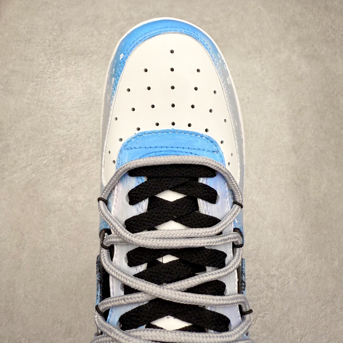 图片[4]-NK Air Force 1´07 Low 空军一号低帮百搭休闲运动板鞋 CW2288-101 柔软、弹性十足的缓震性能和出色的中底设计 横跨复古与现代的外型结合 造就出风靡全球 三十多年的Force 1 直到今天还深受青睐 实拍调校N版已经零色差零失真 百分百还原实物色彩所见即所得 不存在货不对板色差等低级问题 选购参考实物拍摄 不混卖不参货 只用心做好货严格选品 承诺混一赔十 尺码：36 36.5 37.5 38 38.5 39 40 40.5 41 42 42.5 43 44 44.5 45-选品中心