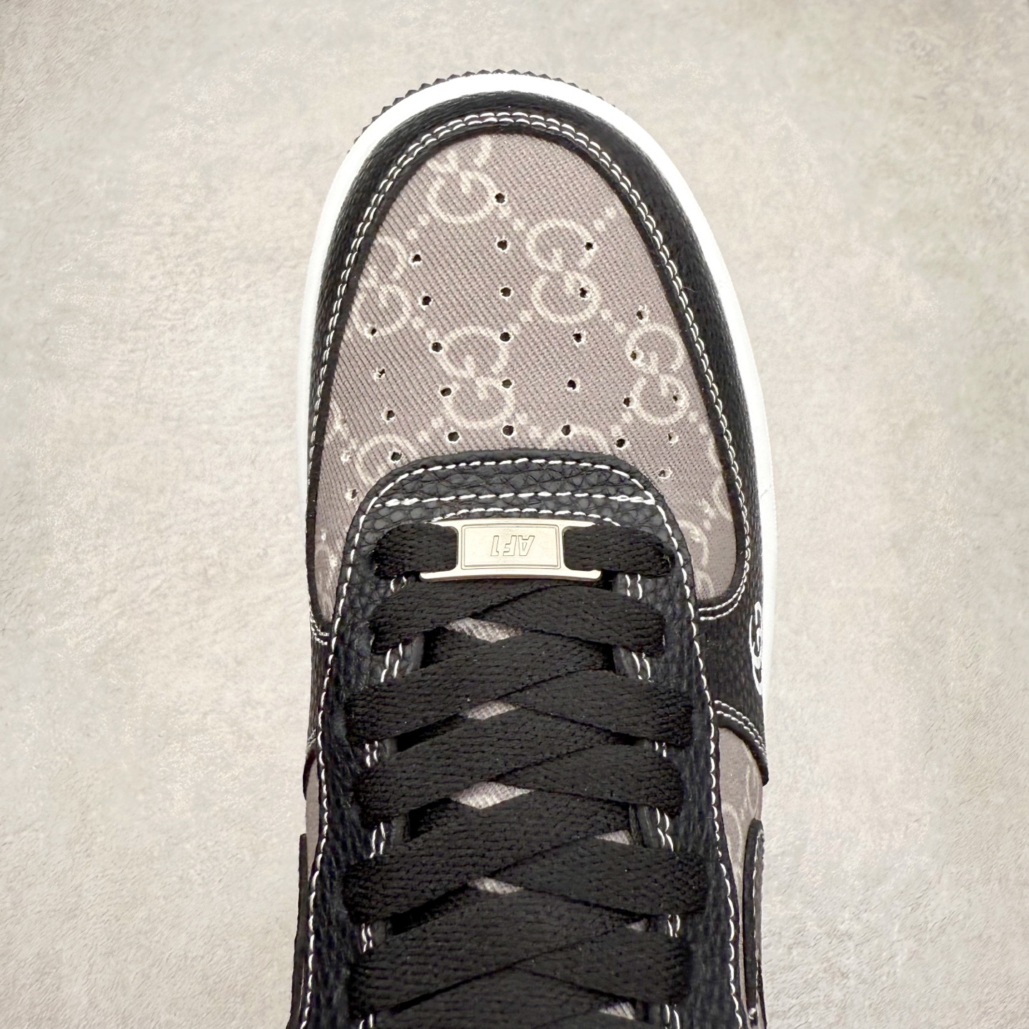 图片[4]-NK Air Force 1´07 Low 空军一号低帮百搭休闲运动板鞋 AH8462-002 柔软、弹性十足的缓震性能和出色的中底设计 横跨复古与现代的外型结合 造就出风靡全球 三十多年的Force 1 直到今天还深受青睐 实拍调校N版已经零色差零失真 百分百还原实物色彩所见即所得 不存在货不对板色差等低级问题 选购参考实物拍摄 不混卖不参货 只用心做好货严格选品 承诺混一赔十 尺码：36 36.5 37.5 38 38.5 39 40 40.5 41 42 42.5 43 44 44.5 45-选品中心