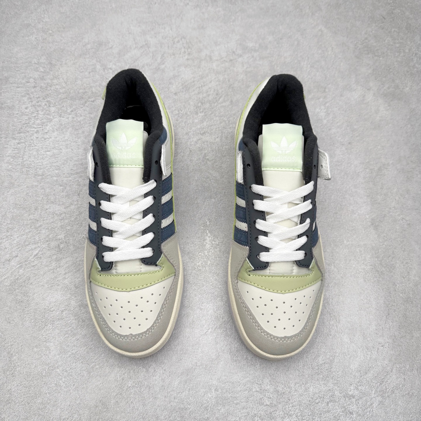 图片[2]-＃福利特价 AD Forum 84 Low OG 低帮百搭潮流休闲运动板鞋 以复古篮球鞋的外形为基础 采用皮革拼接 简约百搭 更加贴合舒适 中底内侧网格造型起到点睛之笔 外底橡胶 更显复古 尺码：36 36.5 37.5 38 38.5 39 40 40.5 41 42 42.5 43 44 44.5 45-选品中心
