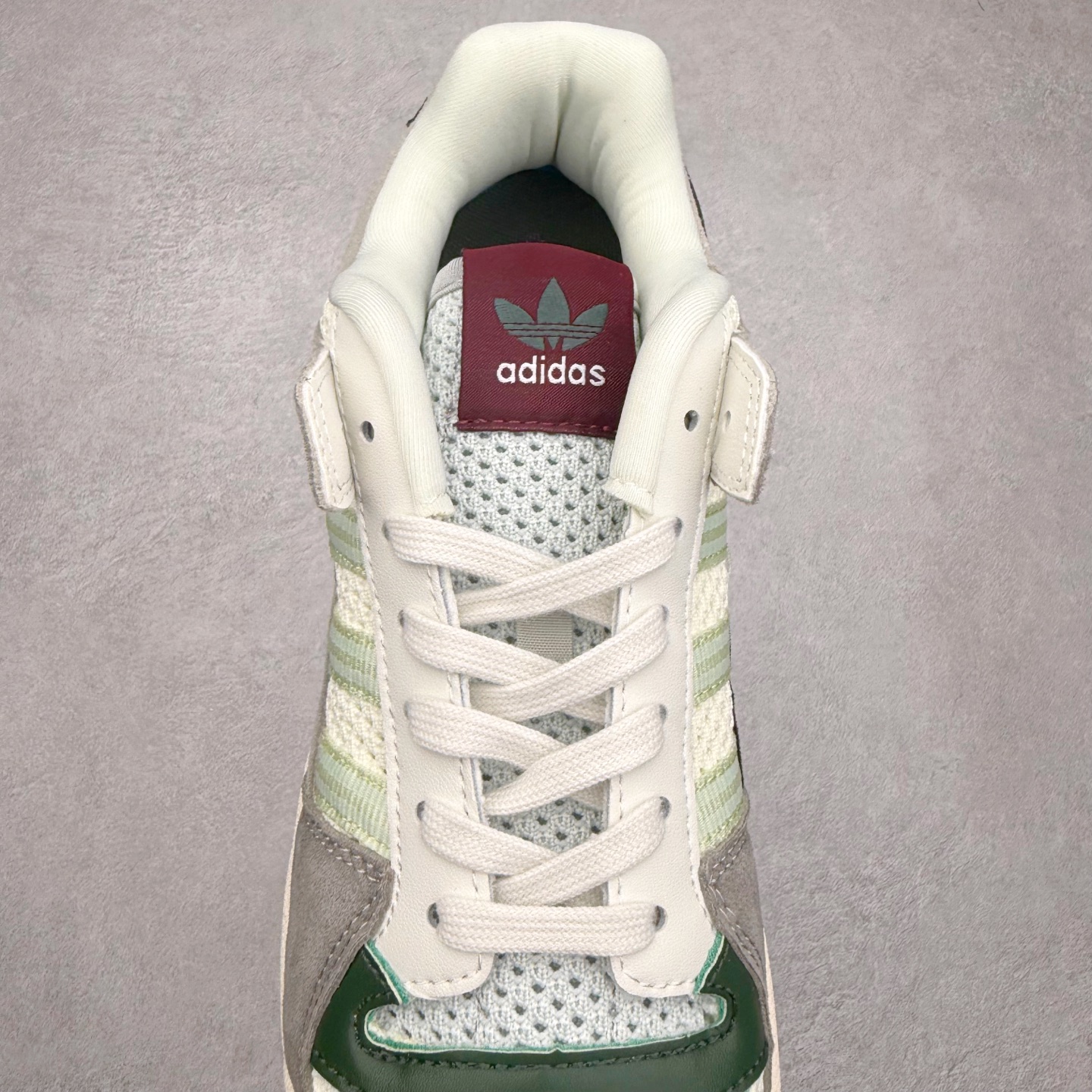 图片[5]-＃福利特价 AD Forum 84 Low OG 低帮百搭潮流休闲运动板鞋 以复古篮球鞋的外形为基础 采用皮革拼接 简约百搭 更加贴合舒适 中底内侧网格造型起到点睛之笔 外底橡胶 更显复古 尺码：36 36.5 37.5 38 38.5 39 40 40.5 41 42 42.5 43 44 44.5 45-选品中心