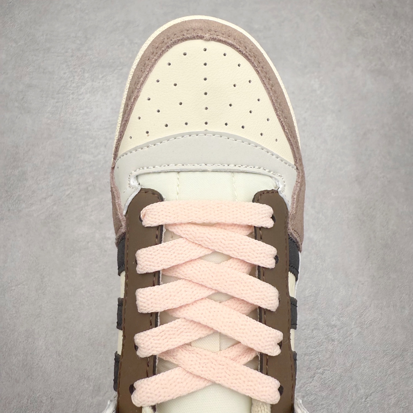 图片[4]-＃福利特价 AD Forum 84 Low OG 低帮百搭潮流休闲运动板鞋 以复古篮球鞋的外形为基础 采用皮革拼接 简约百搭 更加贴合舒适 中底内侧网格造型起到点睛之笔 外底橡胶 更显复古 尺码：36 36.5 37.5 38 38.5 39 40 40.5 41 42 42.5 43 44 44.5 45-选品中心