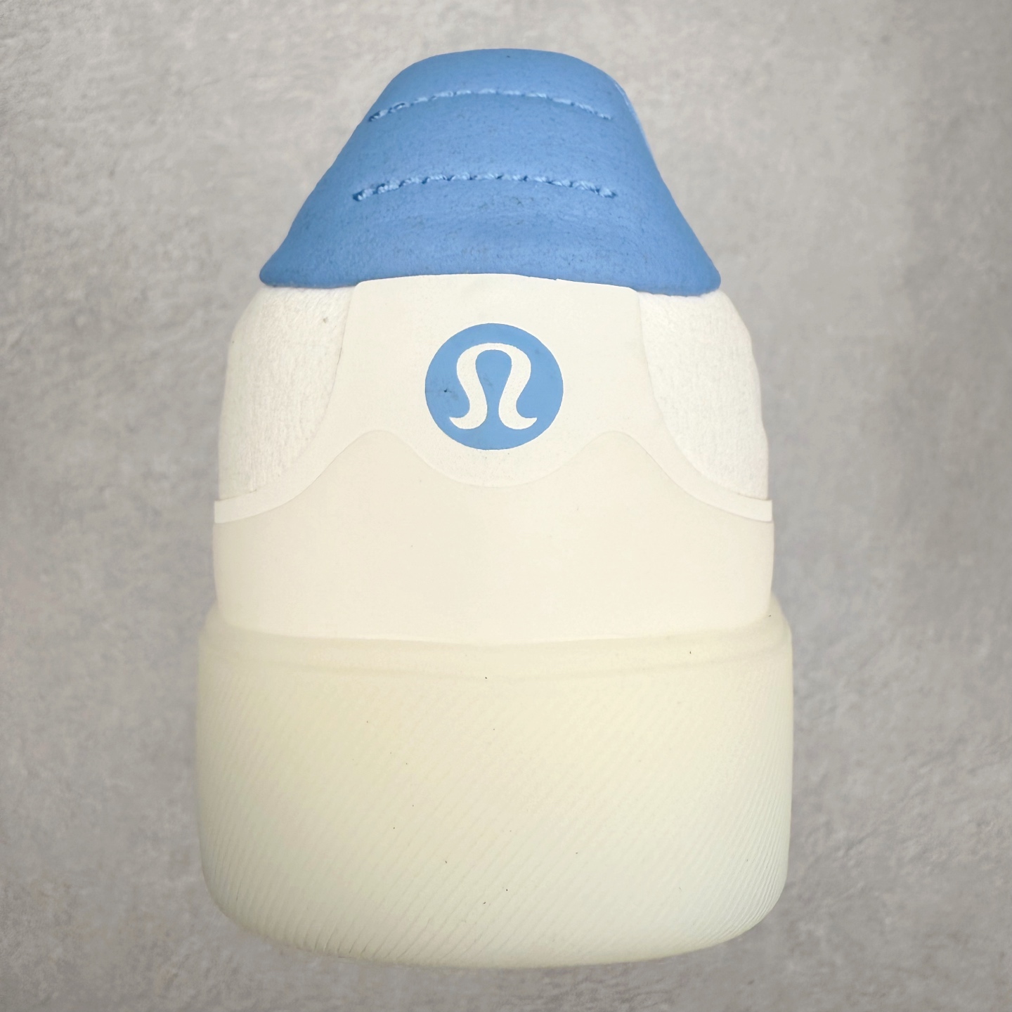 图片[8]-＃GD广顶 lululemon Cityverse 露露乐檬极简主义减震耐磨低帮生活休闲鞋 Cityverse将运动性能融入经典休闲鞋中，中底提供出色缓震，并贴合足部曲线，带来全天候的舒适感。鞋面采用两种材质拼接，且前半部分采用热熔压胶处理，无任何缝线，保留了鞋身整体性。模制泡沫的鞋垫带来上乘的脚感，在平日休闲穿着时不会磨脚，也能提供轻质软弹的效果。25年来，lululemon一直秉持“感受为先”的设计理念，并相信更好的感受带来更好的表现。此次男鞋的设计亦是如此。投入多年研究，针对男性在不同运动场景中的脚步形态设计了不同鞋履款式。同时，还进行了生物力学与形态学研究，为“他”带来更好的贴合度和感受。尺码：36 36.5 37.5 38 38.5 39 40 40.5 41 42 42.5 43 44 44.5 45-选品中心