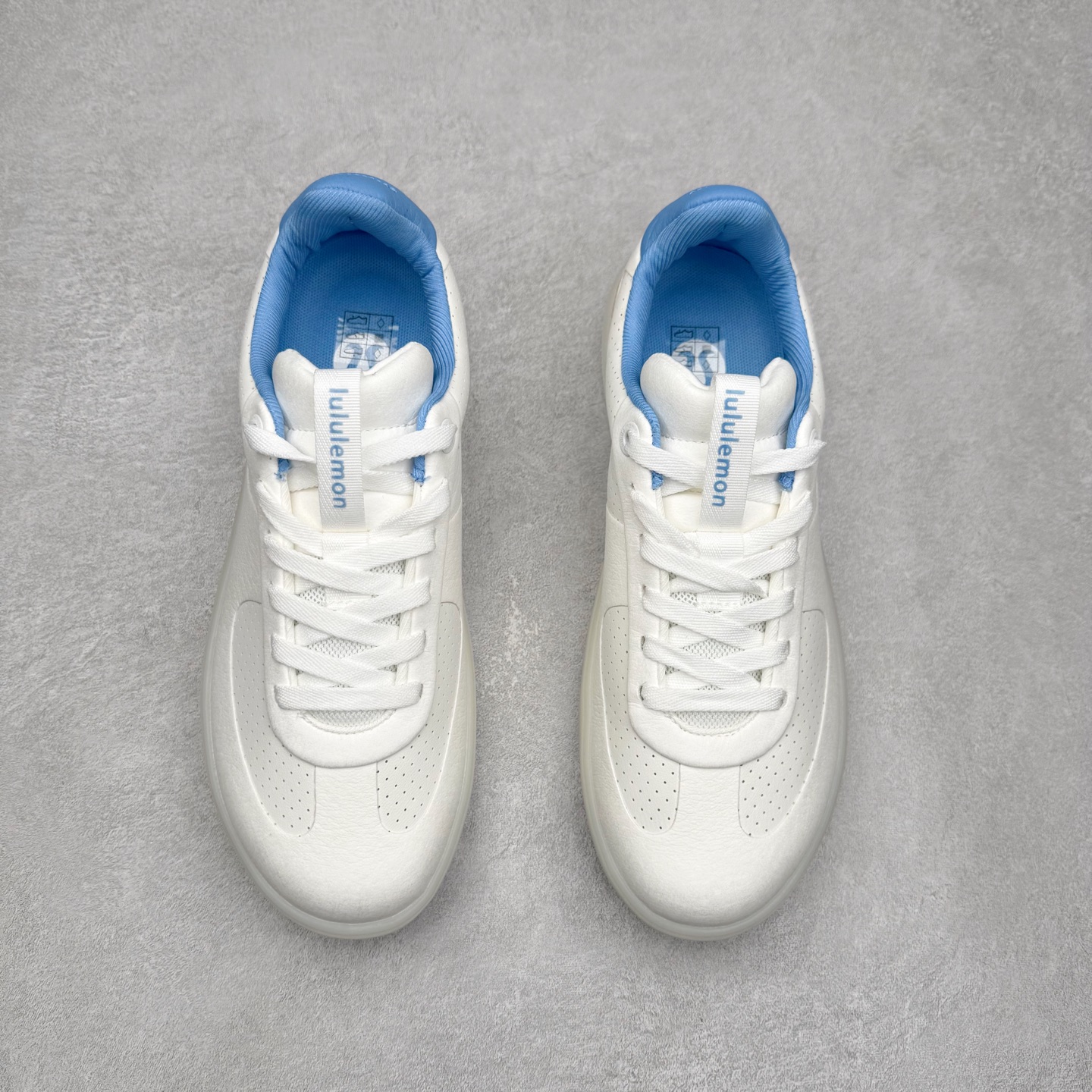 图片[2]-＃GD广顶 lululemon Cityverse 露露乐檬极简主义减震耐磨低帮生活休闲鞋 Cityverse将运动性能融入经典休闲鞋中，中底提供出色缓震，并贴合足部曲线，带来全天候的舒适感。鞋面采用两种材质拼接，且前半部分采用热熔压胶处理，无任何缝线，保留了鞋身整体性。模制泡沫的鞋垫带来上乘的脚感，在平日休闲穿着时不会磨脚，也能提供轻质软弹的效果。25年来，lululemon一直秉持“感受为先”的设计理念，并相信更好的感受带来更好的表现。此次男鞋的设计亦是如此。投入多年研究，针对男性在不同运动场景中的脚步形态设计了不同鞋履款式。同时，还进行了生物力学与形态学研究，为“他”带来更好的贴合度和感受。尺码：36 36.5 37.5 38 38.5 39 40 40.5 41 42 42.5 43 44 44.5 45-选品中心