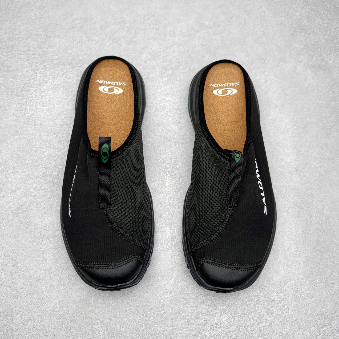 图片[2]-＃HP SALOMON萨洛蒙 RX Slide 3.0 CANVAS 舒适柔软 防滑包头拖鞋 男女同款 SALOMON诞生于1947年的法国阿尔卑斯山区，全球知名的户外运动品牌。一直致力于推动滑雪、越野跑等山地运动的发展及产品的进步。其产品设计致力于追求创新和发掘产品的性能极限，帮助喜欢自由的人在山地间不断挑战自我。实拍调校N版已经零色差零失真 百分百还原实物色彩所见即所得 不存在货不对板色差等低级问题 选购参考实物拍摄 不混卖不参货 只用心做好货严格选品 承诺混一赔十 尺码：36 36.5 37.5 38 38.5 39 40 40.5 41 42 42.5 43 44 44.5 45-选品中心