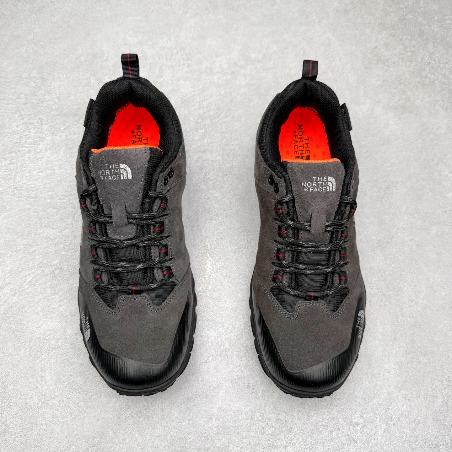 图片[2]-The North Face 北面乐斯菲斯户外运动休闲登山鞋越野徒步鞋 广东大厂品质 面料采用进口磨砂牛皮 鞋底采用Vibram黄金大底 专门为鞋底设计的橡胶以出色的耐磨性 良好的防滑性或得不少户外运动爱好者的喜欢 专业户外登山品牌（北面）The North Face自1966年创立，由两位热爱登山徒步的年轻登山者于美西旧金山开创，不断透过研发与创新，并且将最先进的技术结合在服装与鞋款设计，生产多种外型帅气且专业能力非常强的户外运动装备而备受欢迎。尺码：39-45（运动鞋码）-选品中心