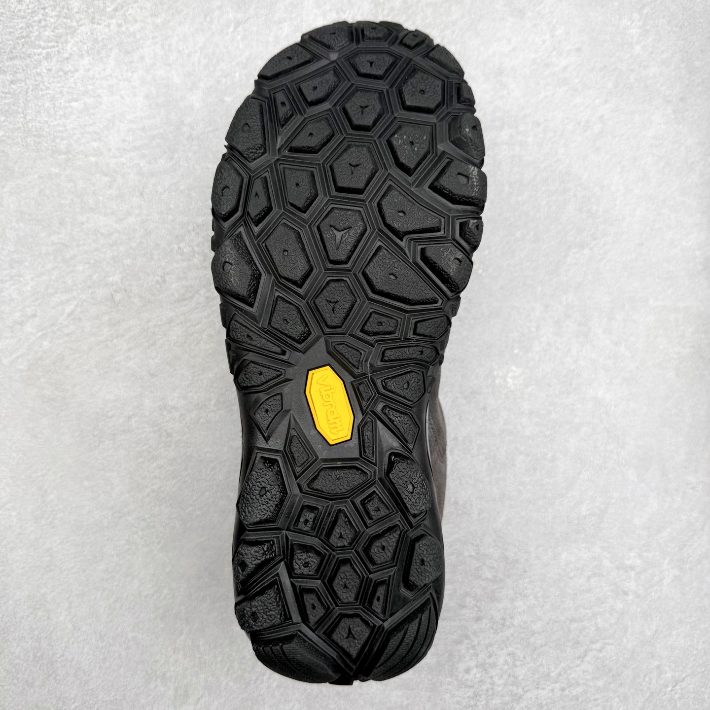 图片[9]-The North Face 北面乐斯菲斯户外运动休闲登山鞋越野徒步鞋 广东大厂品质 面料采用进口磨砂牛皮 鞋底采用Vibram黄金大底 专门为鞋底设计的橡胶以出色的耐磨性 良好的防滑性或得不少户外运动爱好者的喜欢 专业户外登山品牌（北面）The North Face自1966年创立，由两位热爱登山徒步的年轻登山者于美西旧金山开创，不断透过研发与创新，并且将最先进的技术结合在服装与鞋款设计，生产多种外型帅气且专业能力非常强的户外运动装备而备受欢迎。尺码：39-45（运动鞋码）-选品中心