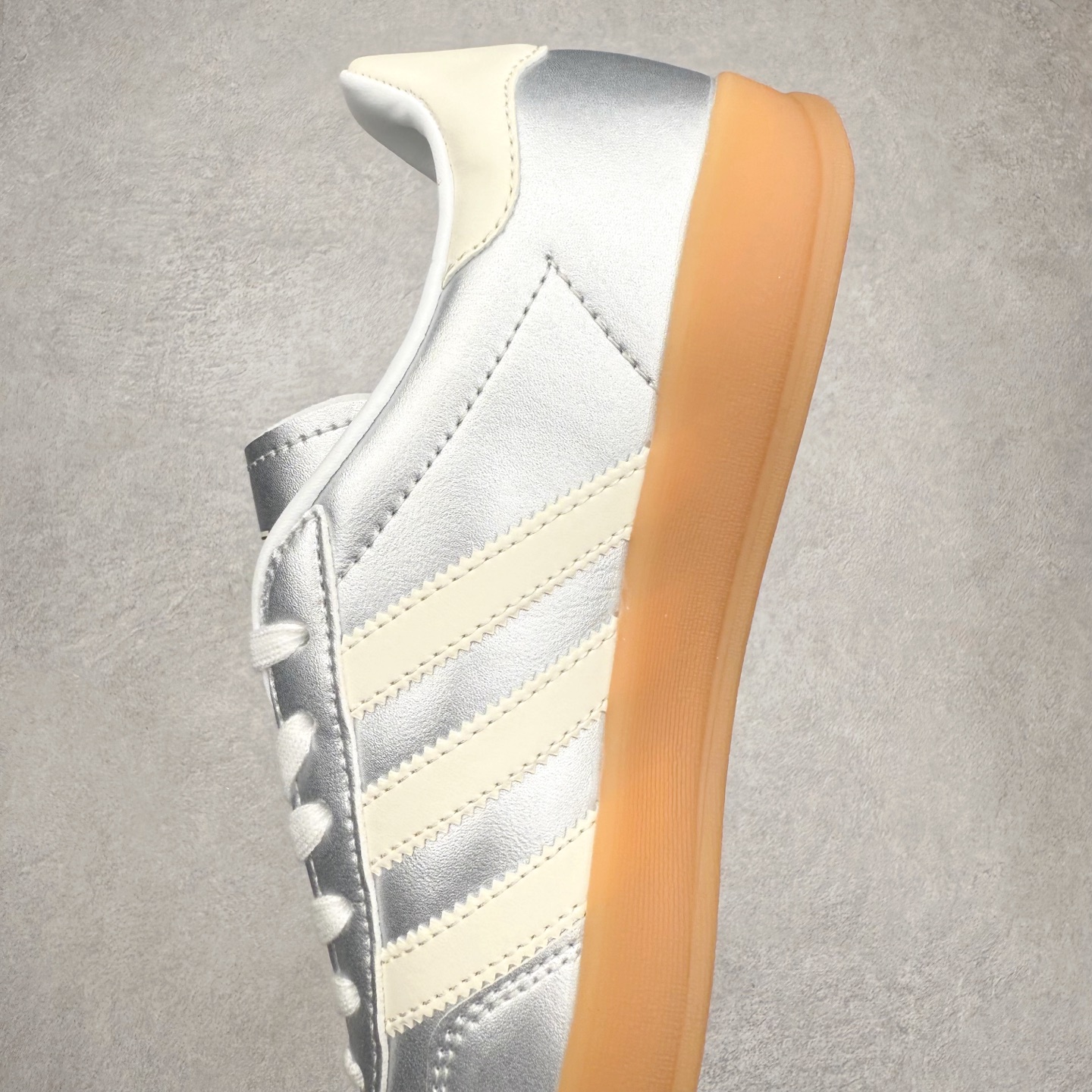 图片[7]-AD Gazelle Indoor Trainers 羚羊内训系列低帮复古百搭休闲运动德训风板鞋 JR1206 90年代经典的复刻版！自60年代以足球训练鞋面世以来,Gazelle就以其经典设计席卷全球。1991年版本的复刻,再造经典Gazelle。采用皮革打造,搭配浊色细节,让这款经典更加简约。尺码：36 36⅔ 37⅓ 38 38⅔ 39⅓ 40 40⅔ 41⅓ 42 42⅔ 43⅓ 44⅓ 44⅔ 45-选品中心
