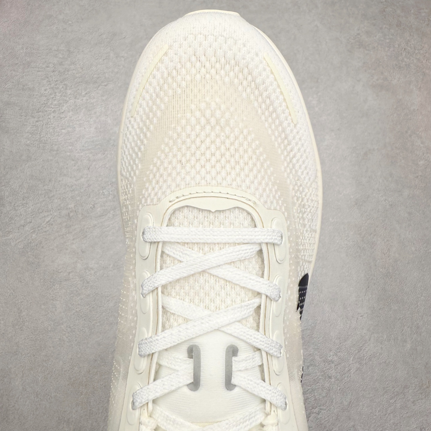 图片[4]-NK Vomero Premium 时尚舒适 网布防滑耐磨 低帮跑步鞋 HQ2050-306 实拍调校N版已经零色差零失真 百分百还原实物色彩所见即所得 不存在货不对板色差等低级问题 选购参考实物拍摄 不混卖不参货 只用心做好货严格选品 承诺混一赔十 尺码：36 36.5 37.5 38 38.5 39 40 40.5 41 42 42.5 43 44 44.5 45-选品中心