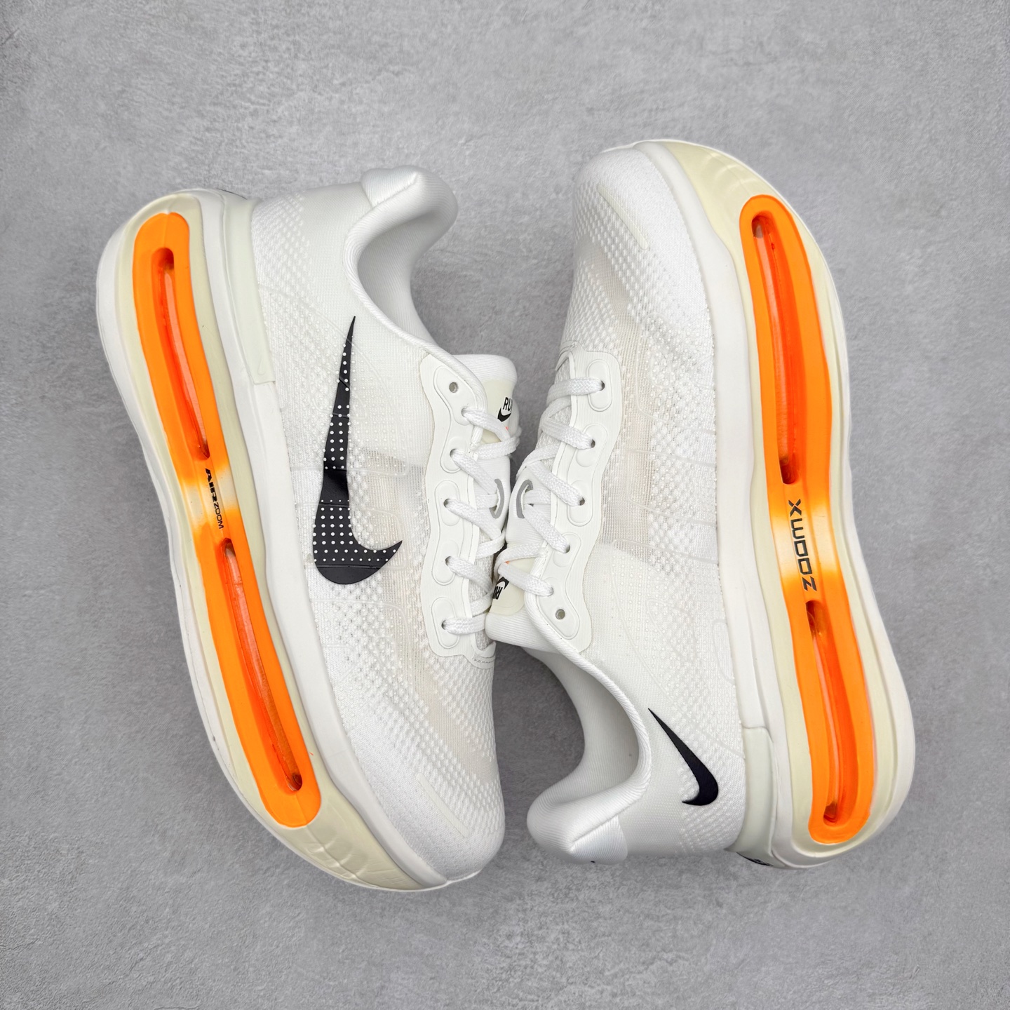 图片[3]-NK Vomero Premium 时尚舒适 网布防滑耐磨 低帮跑步鞋 HQ2050-306 实拍调校N版已经零色差零失真 百分百还原实物色彩所见即所得 不存在货不对板色差等低级问题 选购参考实物拍摄 不混卖不参货 只用心做好货严格选品 承诺混一赔十 尺码：36 36.5 37.5 38 38.5 39 40 40.5 41 42 42.5 43 44 44.5 45-选品中心