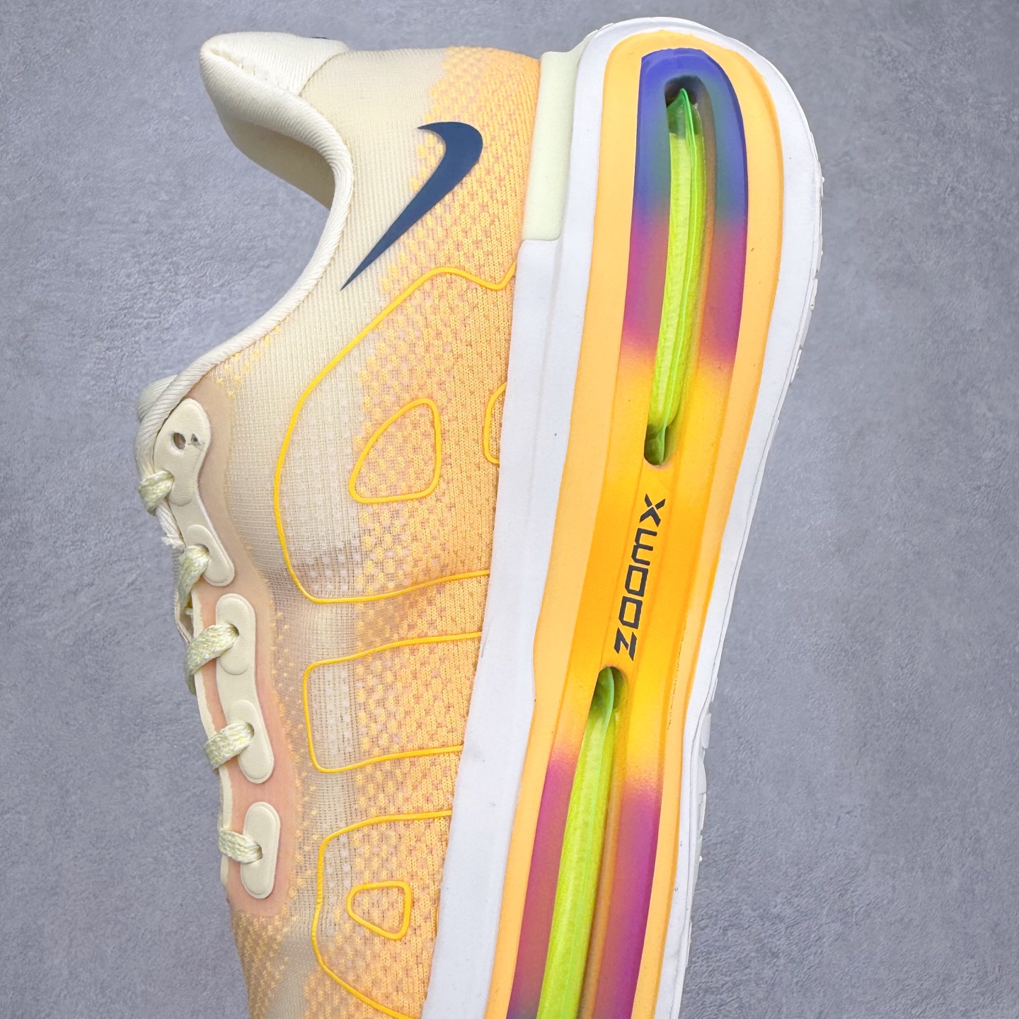 图片[7]-NK Vomero Premium 时尚舒适 网布防滑耐磨 低帮跑步鞋 HQ2050-701 实拍调校N版已经零色差零失真 百分百还原实物色彩所见即所得 不存在货不对板色差等低级问题 选购参考实物拍摄 不混卖不参货 只用心做好货严格选品 承诺混一赔十 尺码：36 36.5 37.5 38 38.5 39 40 40.5 41 42 42.5 43 44 44.5 45-选品中心