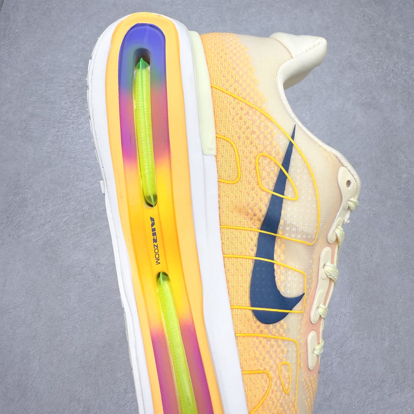 图片[6]-NK Vomero Premium 时尚舒适 网布防滑耐磨 低帮跑步鞋 HQ2050-701 实拍调校N版已经零色差零失真 百分百还原实物色彩所见即所得 不存在货不对板色差等低级问题 选购参考实物拍摄 不混卖不参货 只用心做好货严格选品 承诺混一赔十 尺码：36 36.5 37.5 38 38.5 39 40 40.5 41 42 42.5 43 44 44.5 45-选品中心