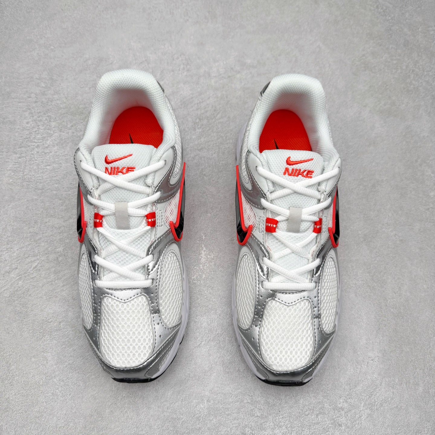 图片[2]-＃纯原福利 NK V5 RNR 舒适百搭防滑耐磨低帮跑步鞋 舒适有型适合日常穿着 该鞋款延续千禧年经典设计搭载泡绵中底 厚实而轻盈匠心细节巧搭立体耐克勾标志焕新演绎复古跑鞋 鞋款从千禧年美学汲取灵感 混搭多种材质突显层次感立体感和传统跑步风范 尺码：36 36.5 37.5 38 38.5 39 40 40.5 41 42 42.5 43 44 44.5 45-选品中心