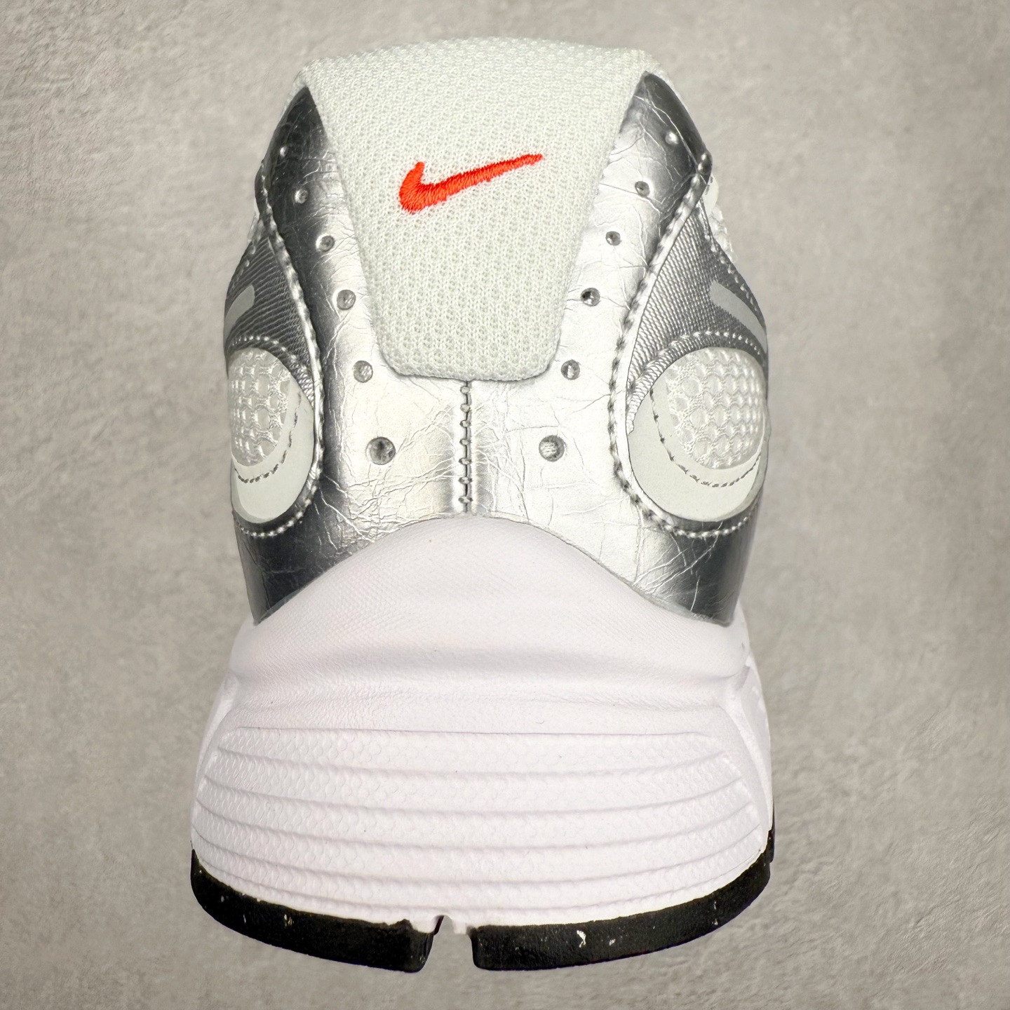 图片[8]-＃纯原福利 NK V5 RNR 舒适百搭防滑耐磨低帮跑步鞋 舒适有型适合日常穿着 该鞋款延续千禧年经典设计搭载泡绵中底 厚实而轻盈匠心细节巧搭立体耐克勾标志焕新演绎复古跑鞋 鞋款从千禧年美学汲取灵感 混搭多种材质突显层次感立体感和传统跑步风范 尺码：36 36.5 37.5 38 38.5 39 40 40.5 41 42 42.5 43 44 44.5 45-选品中心