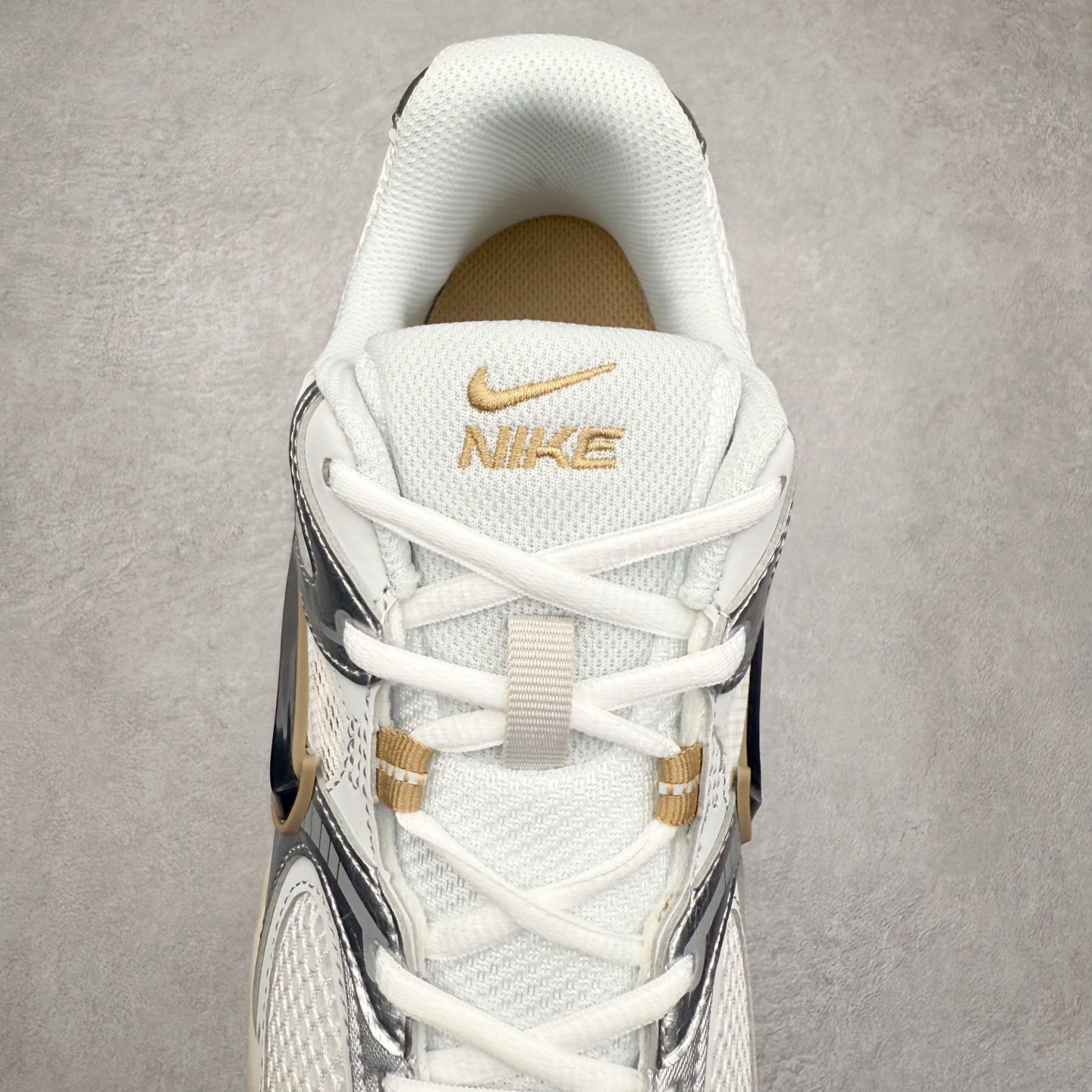 图片[5]-＃纯原福利 NK V5 RNR 舒适百搭防滑耐磨低帮跑步鞋 舒适有型适合日常穿着 该鞋款延续千禧年经典设计搭载泡绵中底 厚实而轻盈匠心细节巧搭立体耐克勾标志焕新演绎复古跑鞋 鞋款从千禧年美学汲取灵感 混搭多种材质突显层次感立体感和传统跑步风范 尺码：36 36.5 37.5 38 38.5 39 40 40.5 41 42 42.5 43 44 44.5 45-选品中心