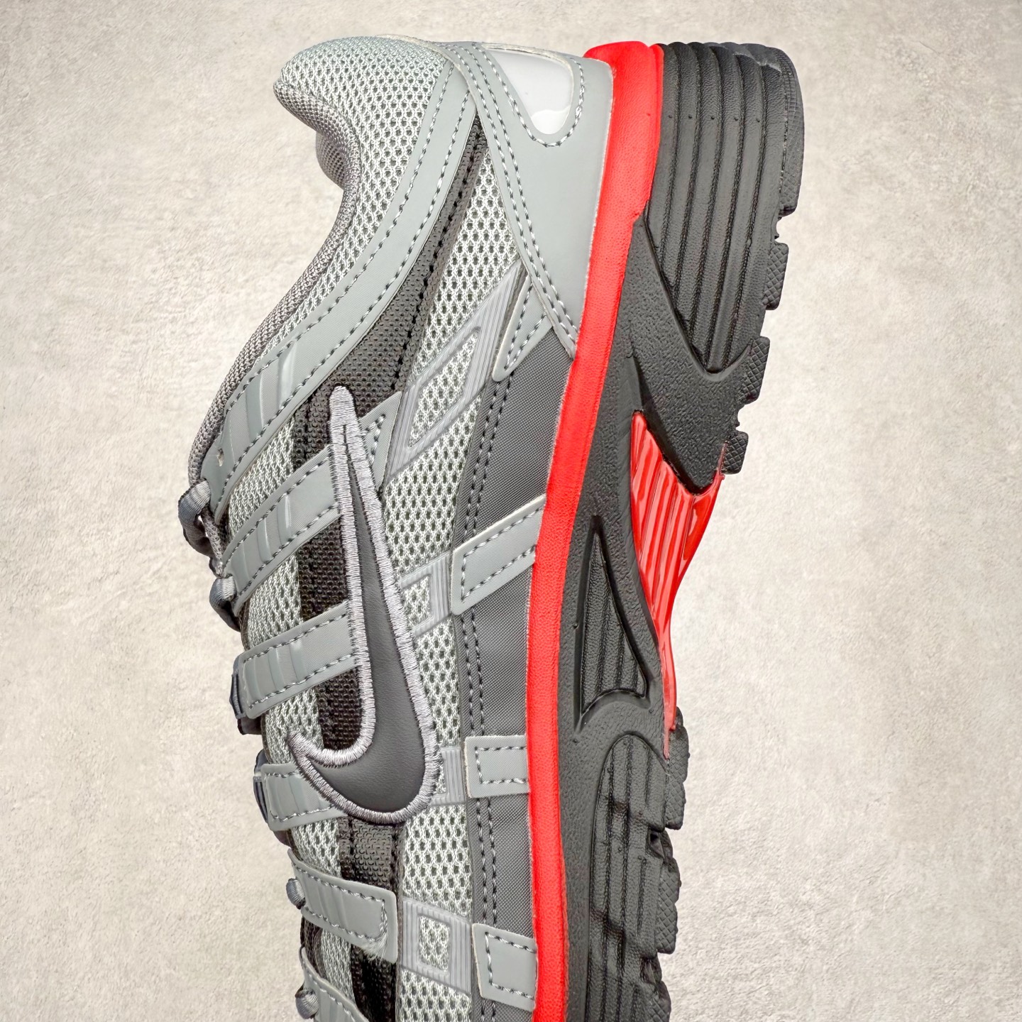 图片[7]-NK P-6000 系列低帮复古老爹风休闲运动舒适慢跑鞋 IF6199-001 购入原鞋原装纸板楦头开发 独家私模四层组合大底 市场唯一正确版本 良心定价 新配色陆续出货 进口三文治网面 融合 Pegasus 过往运动鞋设计 助力 21 世纪早期跑步运动跃升时尚新高度 采用透气网眼布、运动风格线条和耐穿覆面 兼具吸睛外观和舒适感受 中底泡绵以田径赛道为灵感 打造厚实设计 缔造出众缓震性能 尺码：36 36.5 37.5 38 38.5 39 40 40.5 41 42 42.5 43 44 44.5 45-选品中心