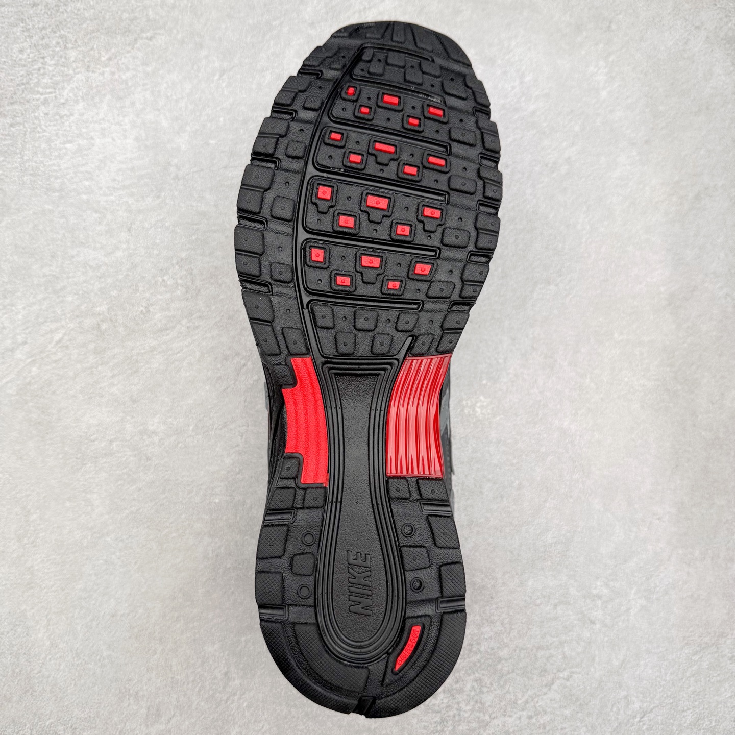 图片[9]-NK P-6000 系列低帮复古老爹风休闲运动舒适慢跑鞋 IF6199-001 购入原鞋原装纸板楦头开发 独家私模四层组合大底 市场唯一正确版本 良心定价 新配色陆续出货 进口三文治网面 融合 Pegasus 过往运动鞋设计 助力 21 世纪早期跑步运动跃升时尚新高度 采用透气网眼布、运动风格线条和耐穿覆面 兼具吸睛外观和舒适感受 中底泡绵以田径赛道为灵感 打造厚实设计 缔造出众缓震性能 尺码：36 36.5 37.5 38 38.5 39 40 40.5 41 42 42.5 43 44 44.5 45-选品中心