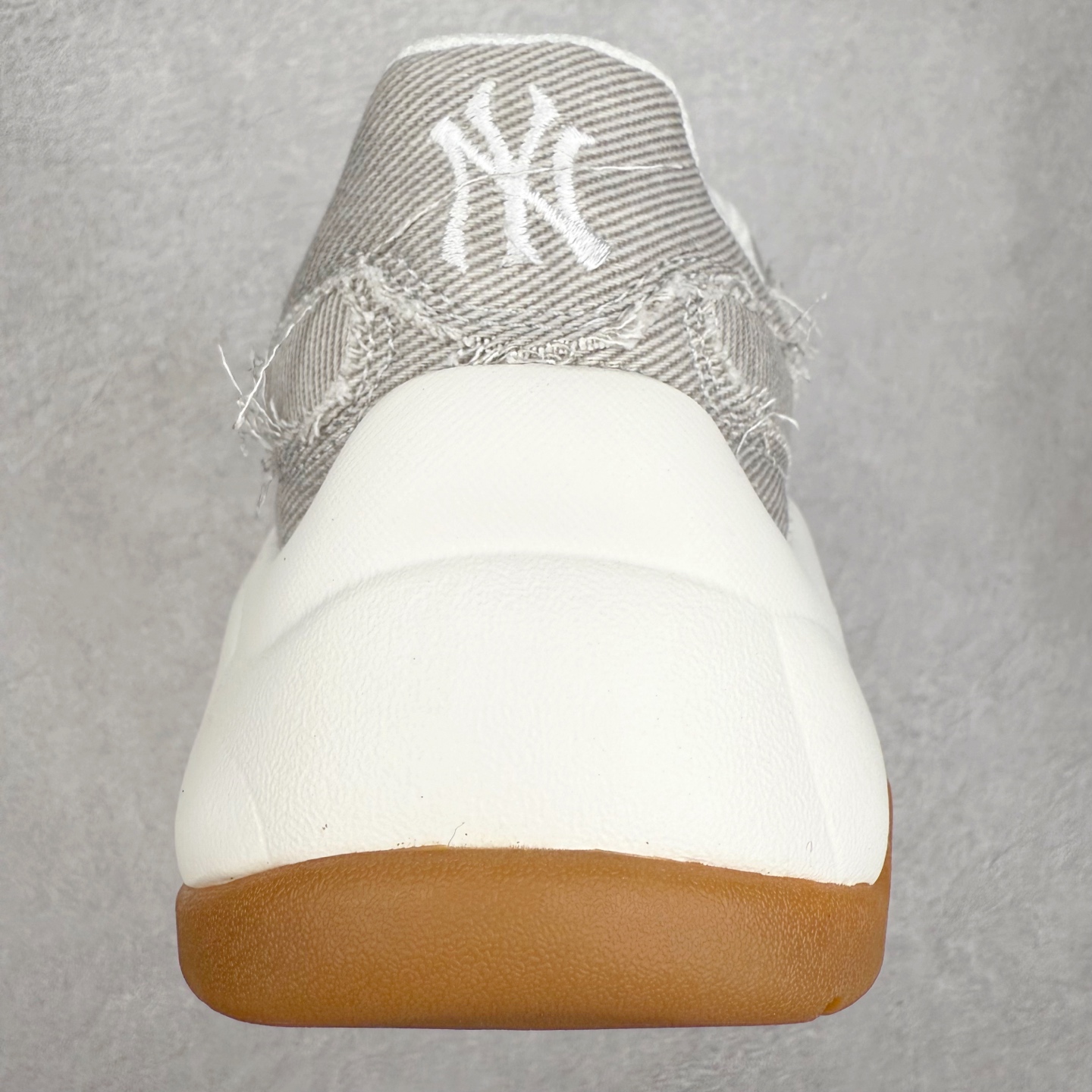 图片[8]-MLB Big Ball Chunky 复古印花老爹鞋系列低帮轻量增高厚底百搭休闲运动慢跑鞋 Korea韩国联名NY美国榄球纽约洋基队限定 韩国代购专供 全套原楦原纸板原厂数据开发 正确中底拉帮中底网布细节 平台代购专供 左脚内置芯片 韩国代购吊牌标贴 独家一比一RB+MD组合大底 高频后跟小人Logo精准对位立体饱满 正确网布加超迁鞋面 转印中底走线紧密 转印Logo工艺表层防刮不掉色 尺码：35 36 36.5 37.5 38 38.5 39 40 40.5 41 42 42.5 43 44 45-选品中心