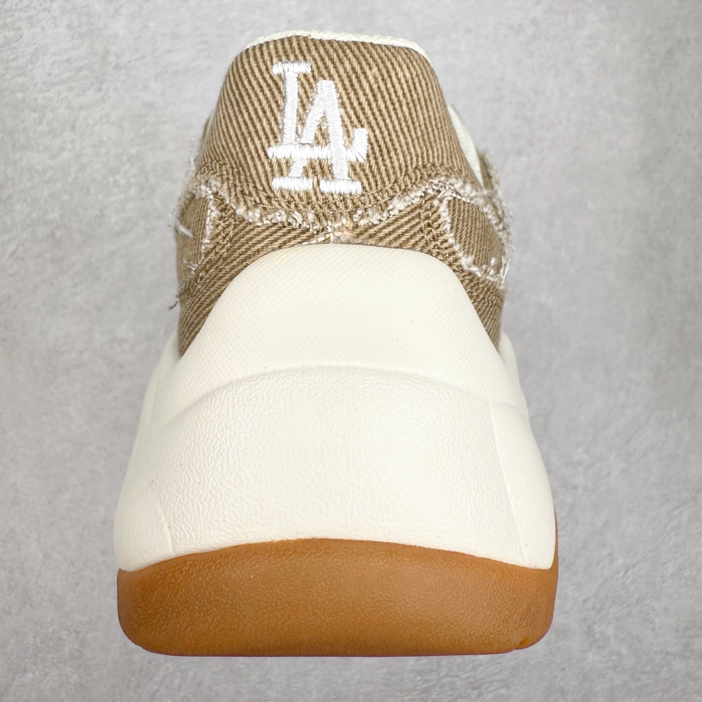 图片[8]-MLB Big Ball Chunky 复古印花老爹鞋系列低帮轻量增高厚底百搭休闲运动慢跑鞋 Korea韩国联名NY美国榄球纽约洋基队限定 韩国代购专供 全套原楦原纸板原厂数据开发 正确中底拉帮中底网布细节 平台代购专供 左脚内置芯片 韩国代购吊牌标贴 独家一比一RB+MD组合大底 高频后跟小人Logo精准对位立体饱满 正确网布加超迁鞋面 转印中底走线紧密 转印Logo工艺表层防刮不掉色 尺码：35 36 36.5 37.5 38 38.5 39 40 40.5 41 42 42.5 43 44 45-选品中心