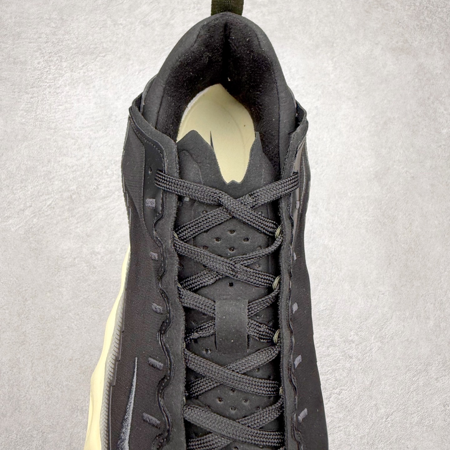 图片[5]-HYEIN SEO x NK Ava Rover 百搭舒适耐磨低帮跑步鞋 男女同款 流线型轮廓，通过轻薄物料鞋面结合 TPU 网格状支撑示人，增厚的中底材质选用 ReactX 加持，华夫外底收尾。鞋垫与后跟鞋提，克制点缀 Hyein Seo 字样。鞋垫与鞋提则采用菱形格纹的变化元素呈现。实拍调校N版已经零色差零失真 百分百还原实物色彩所见即所得 不存在货不对板色差等低级问题 选购参考实物拍摄 不混卖不参货 只用心做好货严格选品 承诺混一赔十 尺码：36 36.5 37.5 38 38.5 39 40 40.5 41 42 42.5 43 44 44.5 45-选品中心