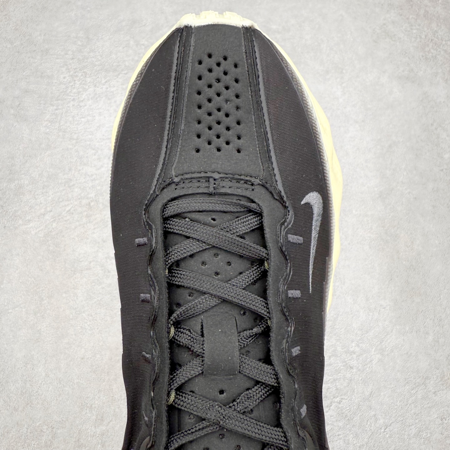 图片[4]-HYEIN SEO x NK Ava Rover 百搭舒适耐磨低帮跑步鞋 男女同款 流线型轮廓，通过轻薄物料鞋面结合 TPU 网格状支撑示人，增厚的中底材质选用 ReactX 加持，华夫外底收尾。鞋垫与后跟鞋提，克制点缀 Hyein Seo 字样。鞋垫与鞋提则采用菱形格纹的变化元素呈现。实拍调校N版已经零色差零失真 百分百还原实物色彩所见即所得 不存在货不对板色差等低级问题 选购参考实物拍摄 不混卖不参货 只用心做好货严格选品 承诺混一赔十 尺码：36 36.5 37.5 38 38.5 39 40 40.5 41 42 42.5 43 44 44.5 45-选品中心