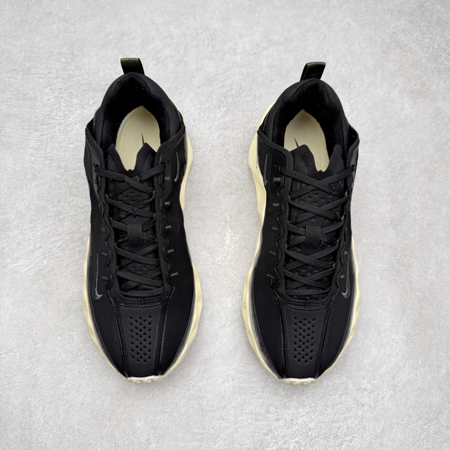 图片[2]-HYEIN SEO x NK Ava Rover 百搭舒适耐磨低帮跑步鞋 男女同款 流线型轮廓，通过轻薄物料鞋面结合 TPU 网格状支撑示人，增厚的中底材质选用 ReactX 加持，华夫外底收尾。鞋垫与后跟鞋提，克制点缀 Hyein Seo 字样。鞋垫与鞋提则采用菱形格纹的变化元素呈现。实拍调校N版已经零色差零失真 百分百还原实物色彩所见即所得 不存在货不对板色差等低级问题 选购参考实物拍摄 不混卖不参货 只用心做好货严格选品 承诺混一赔十 尺码：36 36.5 37.5 38 38.5 39 40 40.5 41 42 42.5 43 44 44.5 45-选品中心