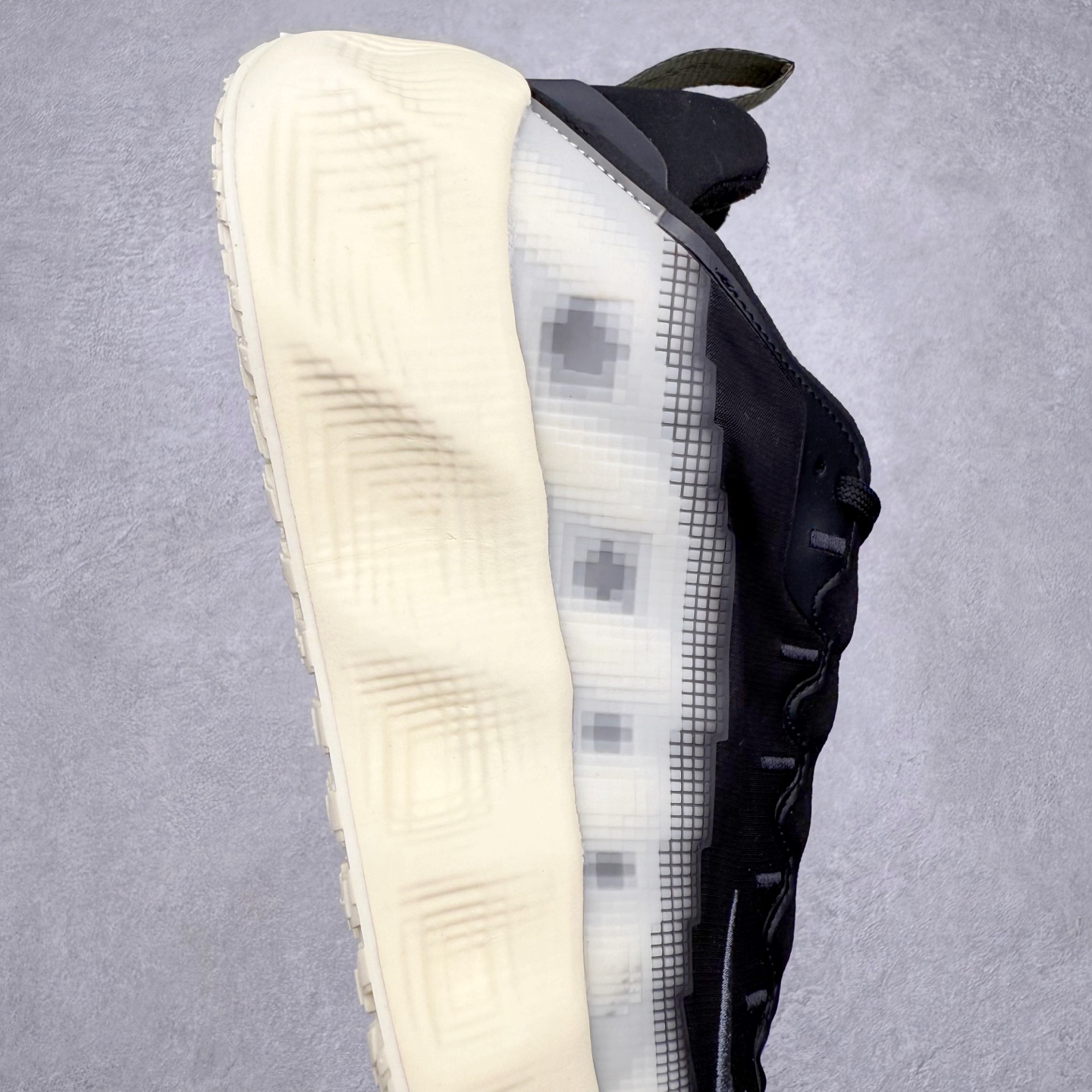 图片[6]-HYEIN SEO x NK Ava Rover 百搭舒适耐磨低帮跑步鞋 男女同款 流线型轮廓，通过轻薄物料鞋面结合 TPU 网格状支撑示人，增厚的中底材质选用 ReactX 加持，华夫外底收尾。鞋垫与后跟鞋提，克制点缀 Hyein Seo 字样。鞋垫与鞋提则采用菱形格纹的变化元素呈现。实拍调校N版已经零色差零失真 百分百还原实物色彩所见即所得 不存在货不对板色差等低级问题 选购参考实物拍摄 不混卖不参货 只用心做好货严格选品 承诺混一赔十 尺码：36 36.5 37.5 38 38.5 39 40 40.5 41 42 42.5 43 44 44.5 45-选品中心