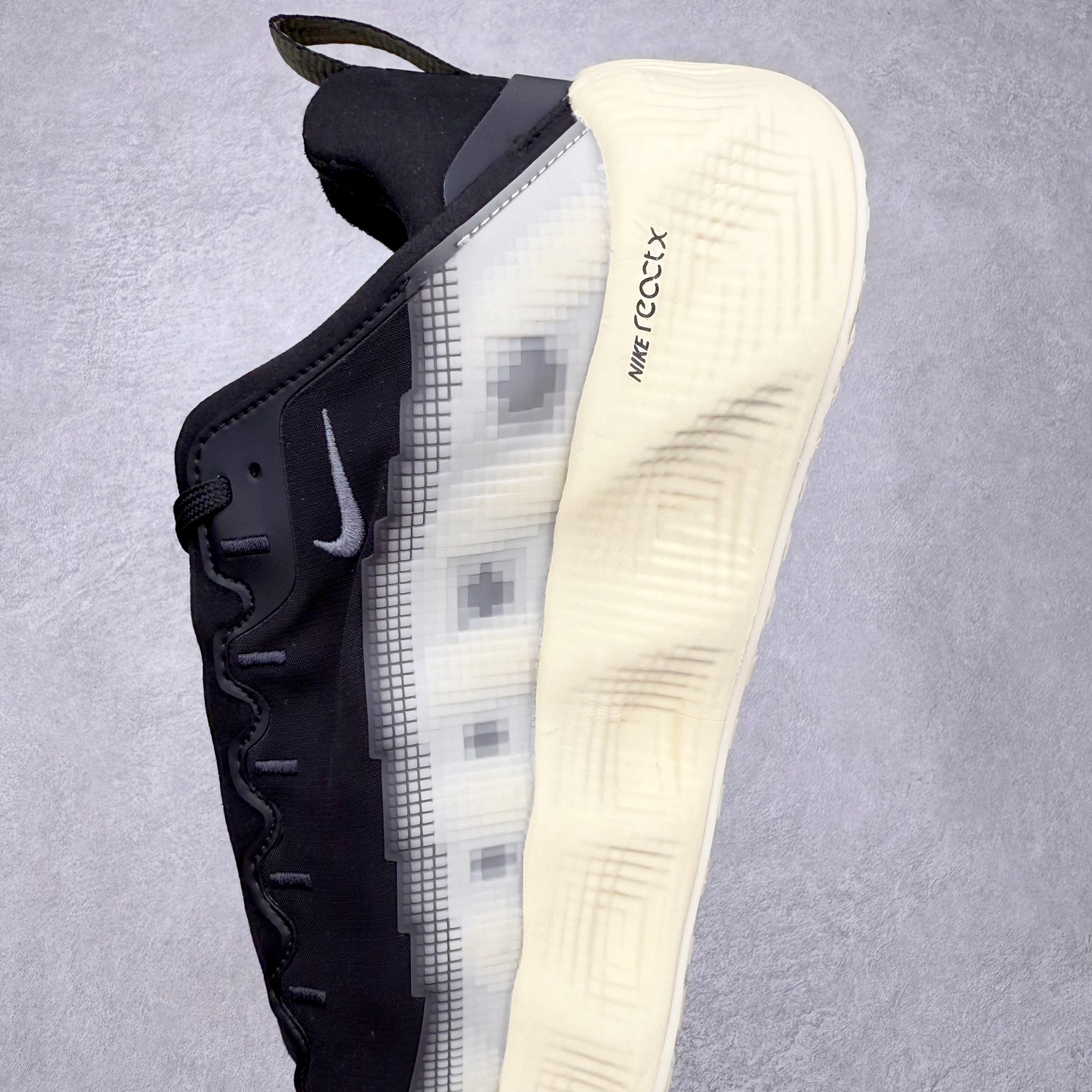 图片[7]-HYEIN SEO x NK Ava Rover 百搭舒适耐磨低帮跑步鞋 男女同款 流线型轮廓，通过轻薄物料鞋面结合 TPU 网格状支撑示人，增厚的中底材质选用 ReactX 加持，华夫外底收尾。鞋垫与后跟鞋提，克制点缀 Hyein Seo 字样。鞋垫与鞋提则采用菱形格纹的变化元素呈现。实拍调校N版已经零色差零失真 百分百还原实物色彩所见即所得 不存在货不对板色差等低级问题 选购参考实物拍摄 不混卖不参货 只用心做好货严格选品 承诺混一赔十 尺码：36 36.5 37.5 38 38.5 39 40 40.5 41 42 42.5 43 44 44.5 45-选品中心