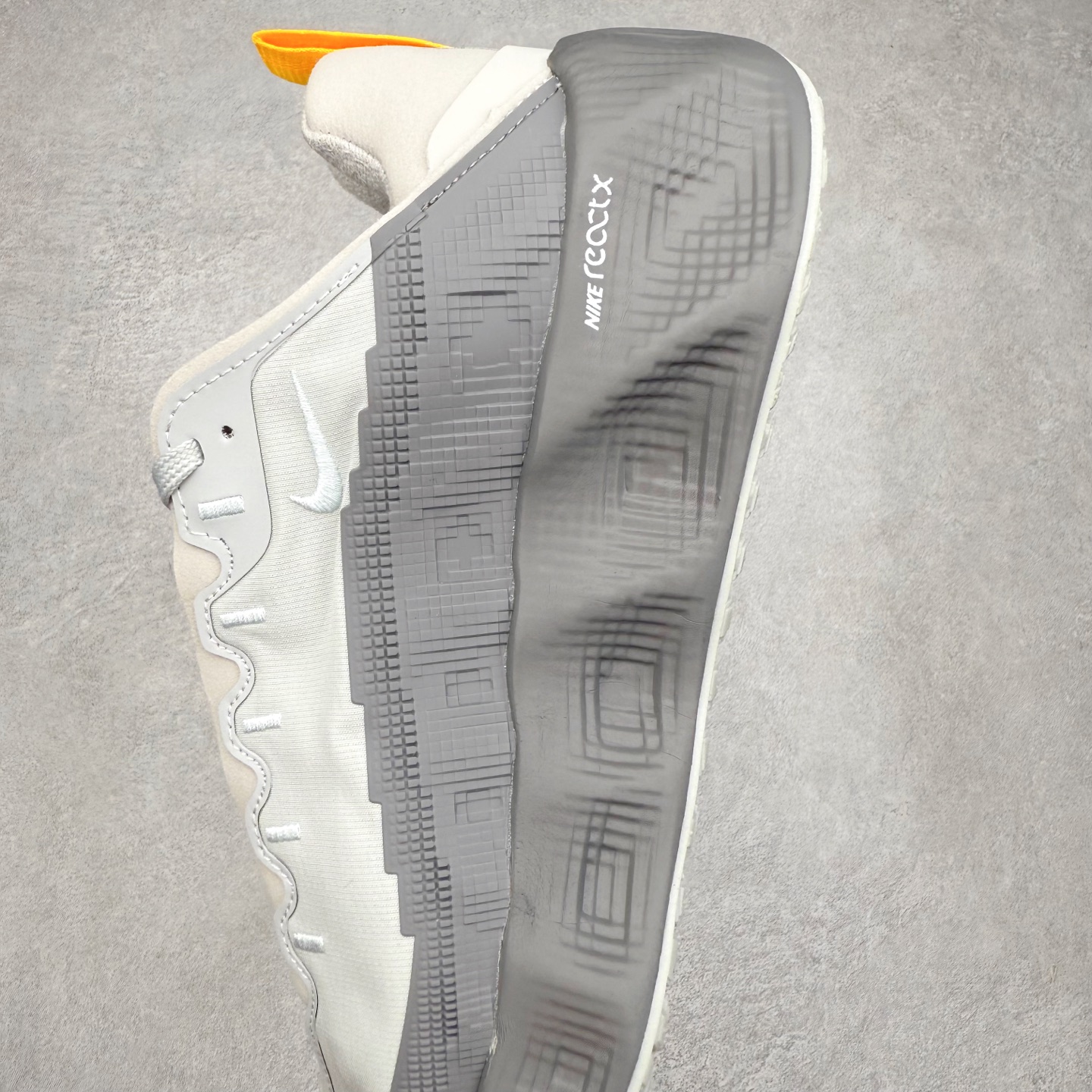 图片[7]-HYEIN SEO x NK Ava Rover 百搭舒适耐磨低帮跑步鞋 男女同款 流线型轮廓，通过轻薄物料鞋面结合 TPU 网格状支撑示人，增厚的中底材质选用 ReactX 加持，华夫外底收尾。鞋垫与后跟鞋提，克制点缀 Hyein Seo 字样。鞋垫与鞋提则采用菱形格纹的变化元素呈现。实拍调校N版已经零色差零失真 百分百还原实物色彩所见即所得 不存在货不对板色差等低级问题 选购参考实物拍摄 不混卖不参货 只用心做好货严格选品 承诺混一赔十 尺码：36 36.5 37.5 38 38.5 39 40 40.5 41 42 42.5 43 44 44.5 45-选品中心