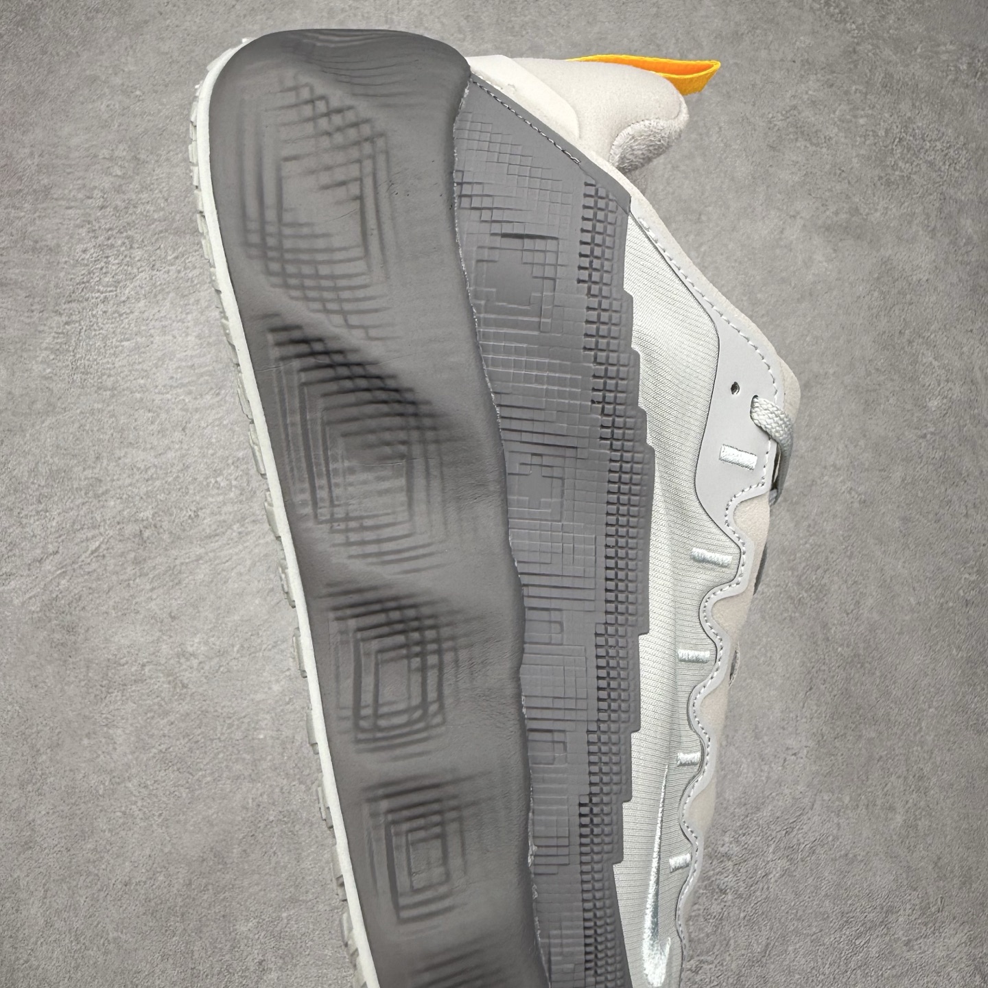 图片[6]-HYEIN SEO x NK Ava Rover 百搭舒适耐磨低帮跑步鞋 男女同款 流线型轮廓，通过轻薄物料鞋面结合 TPU 网格状支撑示人，增厚的中底材质选用 ReactX 加持，华夫外底收尾。鞋垫与后跟鞋提，克制点缀 Hyein Seo 字样。鞋垫与鞋提则采用菱形格纹的变化元素呈现。实拍调校N版已经零色差零失真 百分百还原实物色彩所见即所得 不存在货不对板色差等低级问题 选购参考实物拍摄 不混卖不参货 只用心做好货严格选品 承诺混一赔十 尺码：36 36.5 37.5 38 38.5 39 40 40.5 41 42 42.5 43 44 44.5 45-选品中心