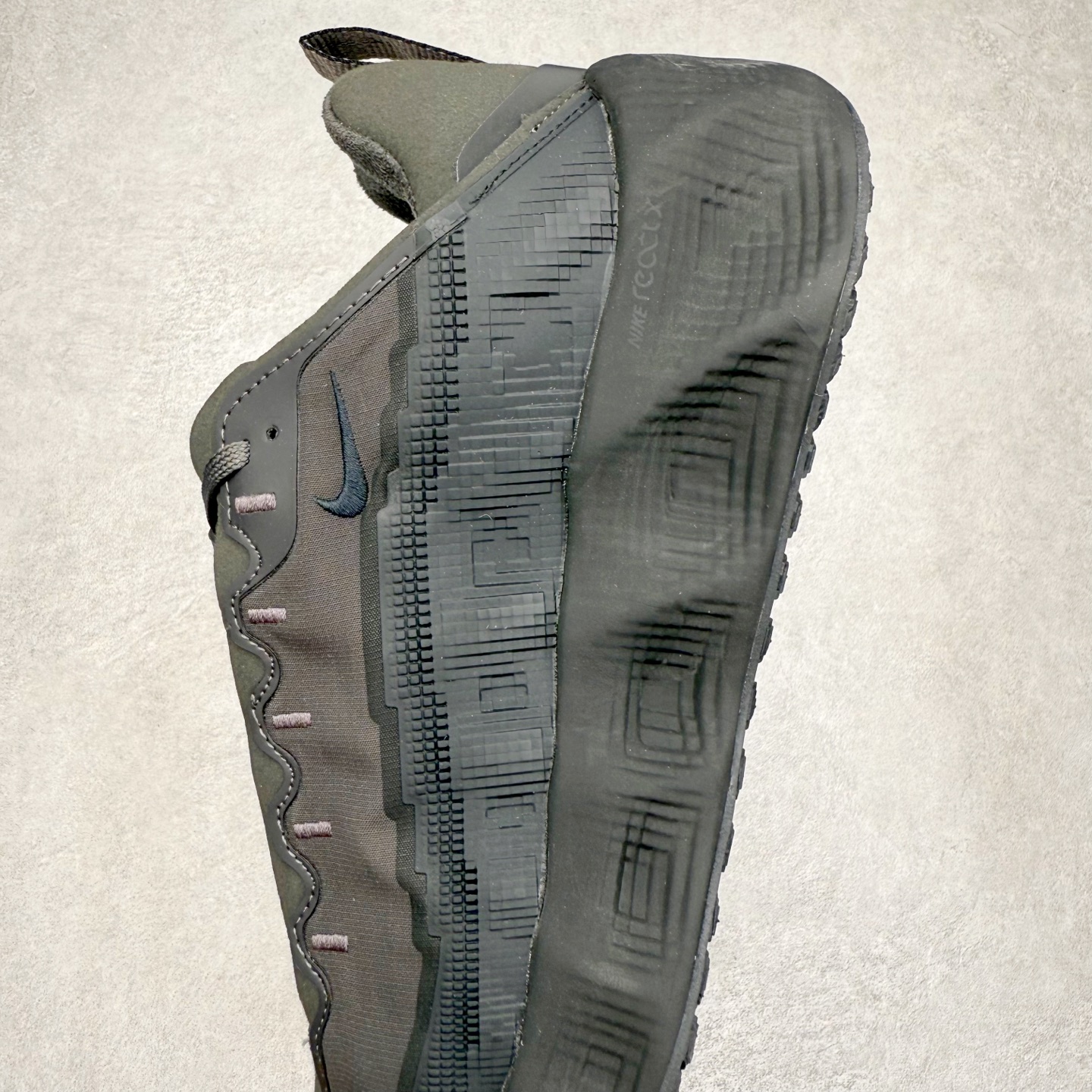 图片[7]-HYEIN SEO x NK Ava Rover 百搭舒适耐磨低帮跑步鞋 男女同款 流线型轮廓，通过轻薄物料鞋面结合 TPU 网格状支撑示人，增厚的中底材质选用 ReactX 加持，华夫外底收尾。鞋垫与后跟鞋提，克制点缀 Hyein Seo 字样。鞋垫与鞋提则采用菱形格纹的变化元素呈现。实拍调校N版已经零色差零失真 百分百还原实物色彩所见即所得 不存在货不对板色差等低级问题 选购参考实物拍摄 不混卖不参货 只用心做好货严格选品 承诺混一赔十 尺码：36 36.5 37.5 38 38.5 39 40 40.5 41 42 42.5 43 44 44.5 45-选品中心