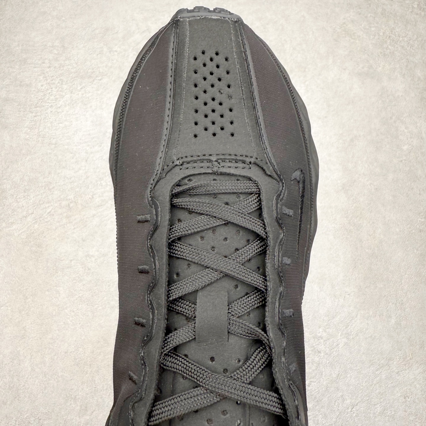 图片[4]-HYEIN SEO x NK Ava Rover 百搭舒适耐磨低帮跑步鞋 男女同款 流线型轮廓，通过轻薄物料鞋面结合 TPU 网格状支撑示人，增厚的中底材质选用 ReactX 加持，华夫外底收尾。鞋垫与后跟鞋提，克制点缀 Hyein Seo 字样。鞋垫与鞋提则采用菱形格纹的变化元素呈现。实拍调校N版已经零色差零失真 百分百还原实物色彩所见即所得 不存在货不对板色差等低级问题 选购参考实物拍摄 不混卖不参货 只用心做好货严格选品 承诺混一赔十 尺码：36 36.5 37.5 38 38.5 39 40 40.5 41 42 42.5 43 44 44.5 45-选品中心