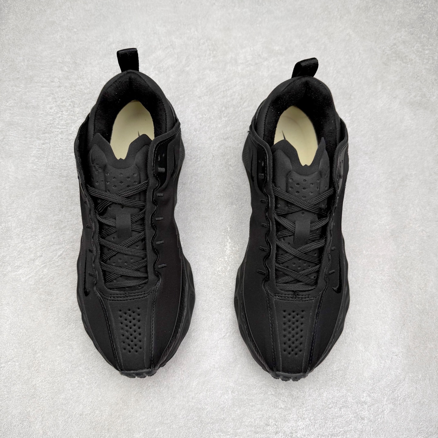 图片[2]-HYEIN SEO x NK Ava Rover 百搭舒适耐磨低帮跑步鞋 男女同款 流线型轮廓，通过轻薄物料鞋面结合 TPU 网格状支撑示人，增厚的中底材质选用 ReactX 加持，华夫外底收尾。鞋垫与后跟鞋提，克制点缀 Hyein Seo 字样。鞋垫与鞋提则采用菱形格纹的变化元素呈现。实拍调校N版已经零色差零失真 百分百还原实物色彩所见即所得 不存在货不对板色差等低级问题 选购参考实物拍摄 不混卖不参货 只用心做好货严格选品 承诺混一赔十 尺码：36 36.5 37.5 38 38.5 39 40 40.5 41 42 42.5 43 44 44.5 45-选品中心