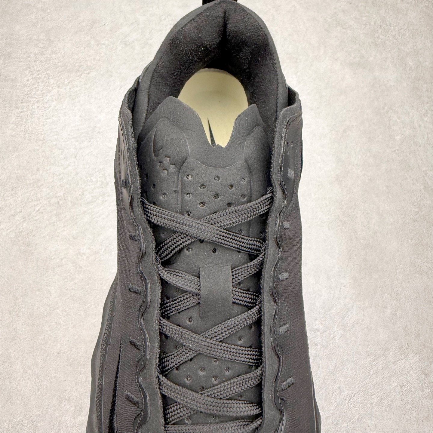 图片[5]-HYEIN SEO x NK Ava Rover 百搭舒适耐磨低帮跑步鞋 男女同款 流线型轮廓，通过轻薄物料鞋面结合 TPU 网格状支撑示人，增厚的中底材质选用 ReactX 加持，华夫外底收尾。鞋垫与后跟鞋提，克制点缀 Hyein Seo 字样。鞋垫与鞋提则采用菱形格纹的变化元素呈现。实拍调校N版已经零色差零失真 百分百还原实物色彩所见即所得 不存在货不对板色差等低级问题 选购参考实物拍摄 不混卖不参货 只用心做好货严格选品 承诺混一赔十 尺码：36 36.5 37.5 38 38.5 39 40 40.5 41 42 42.5 43 44 44.5 45-选品中心