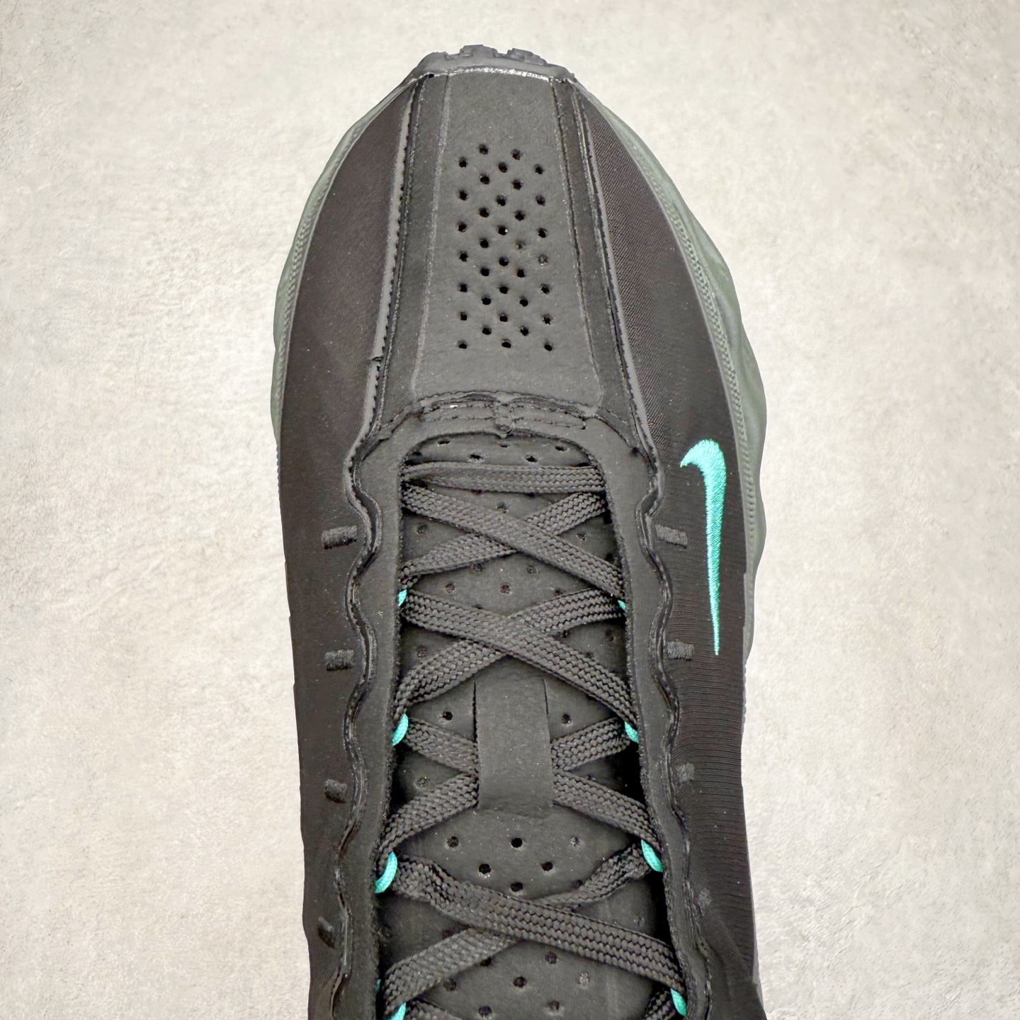 图片[4]-HYEIN SEO x NK Ava Rover 百搭舒适耐磨低帮跑步鞋 男女同款 流线型轮廓，通过轻薄物料鞋面结合 TPU 网格状支撑示人，增厚的中底材质选用 ReactX 加持，华夫外底收尾。鞋垫与后跟鞋提，克制点缀 Hyein Seo 字样。鞋垫与鞋提则采用菱形格纹的变化元素呈现。实拍调校N版已经零色差零失真 百分百还原实物色彩所见即所得 不存在货不对板色差等低级问题 选购参考实物拍摄 不混卖不参货 只用心做好货严格选品 承诺混一赔十 尺码：36 36.5 37.5 38 38.5 39 40 40.5 41 42 42.5 43 44 44.5 45-选品中心