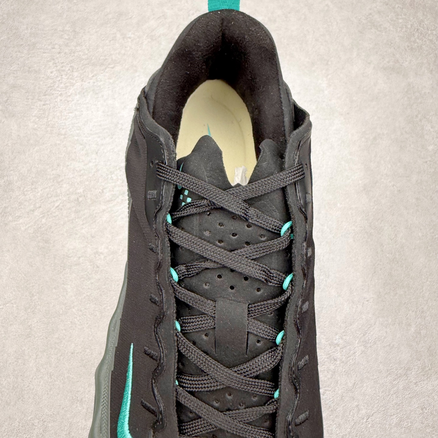 图片[5]-HYEIN SEO x NK Ava Rover 百搭舒适耐磨低帮跑步鞋 男女同款 流线型轮廓，通过轻薄物料鞋面结合 TPU 网格状支撑示人，增厚的中底材质选用 ReactX 加持，华夫外底收尾。鞋垫与后跟鞋提，克制点缀 Hyein Seo 字样。鞋垫与鞋提则采用菱形格纹的变化元素呈现。实拍调校N版已经零色差零失真 百分百还原实物色彩所见即所得 不存在货不对板色差等低级问题 选购参考实物拍摄 不混卖不参货 只用心做好货严格选品 承诺混一赔十 尺码：36 36.5 37.5 38 38.5 39 40 40.5 41 42 42.5 43 44 44.5 45-选品中心