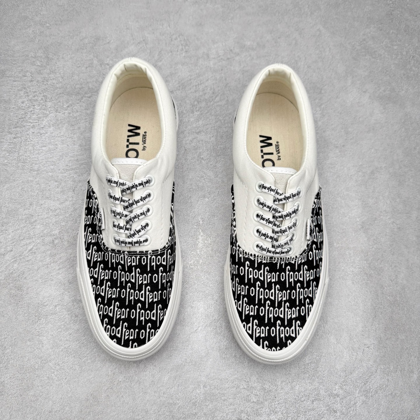 图片[2]-CDG x Vans Era 95 2025官方新款 OTW高端支线 川久保玲联名限定 休闲硫化板鞋 原鞋开发 公司同源整套流水线 满印黑白logo涂鸦 升级Sola Foam缓震可抽卸鞋垫 舒适度翻倍 质感拉满 防滑硫化底耐磨抗造 货号：VN0A3MQ5PZP1 尺码：35 36 36.5 37 38 38.5 39 40.5 41 42 42.5 43 44-选品中心