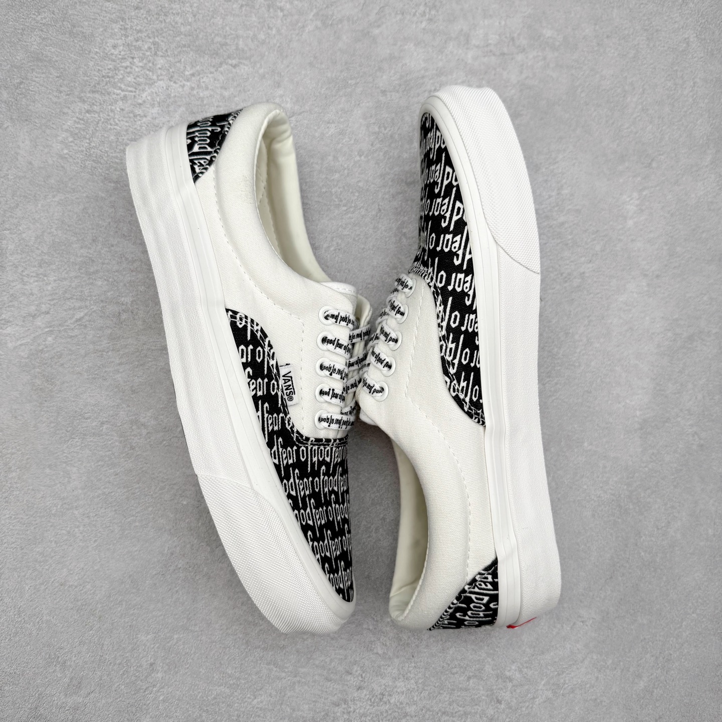 图片[3]-CDG x Vans Era 95 2025官方新款 OTW高端支线 川久保玲联名限定 休闲硫化板鞋 原鞋开发 公司同源整套流水线 满印黑白logo涂鸦 升级Sola Foam缓震可抽卸鞋垫 舒适度翻倍 质感拉满 防滑硫化底耐磨抗造 货号：VN0A3MQ5PZP1 尺码：35 36 36.5 37 38 38.5 39 40.5 41 42 42.5 43 44-选品中心